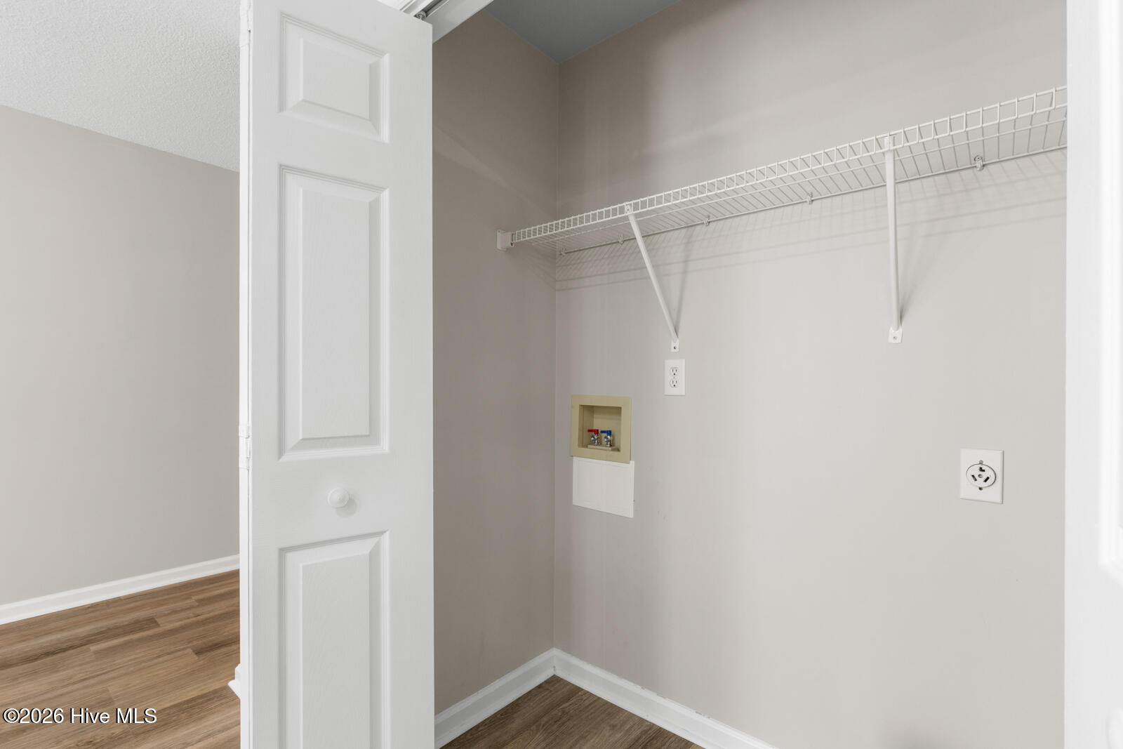 123 Jackson Avenue B Property Photo 14