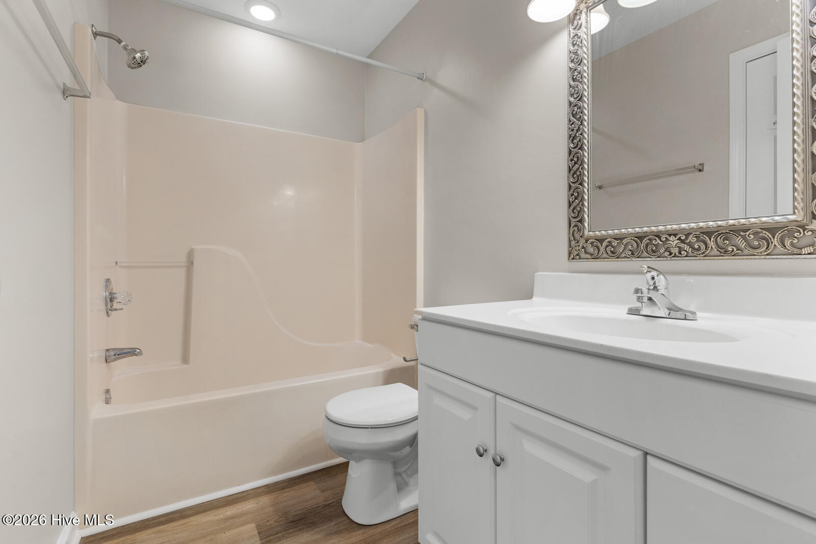 123 Jackson Avenue B Property Photo 30