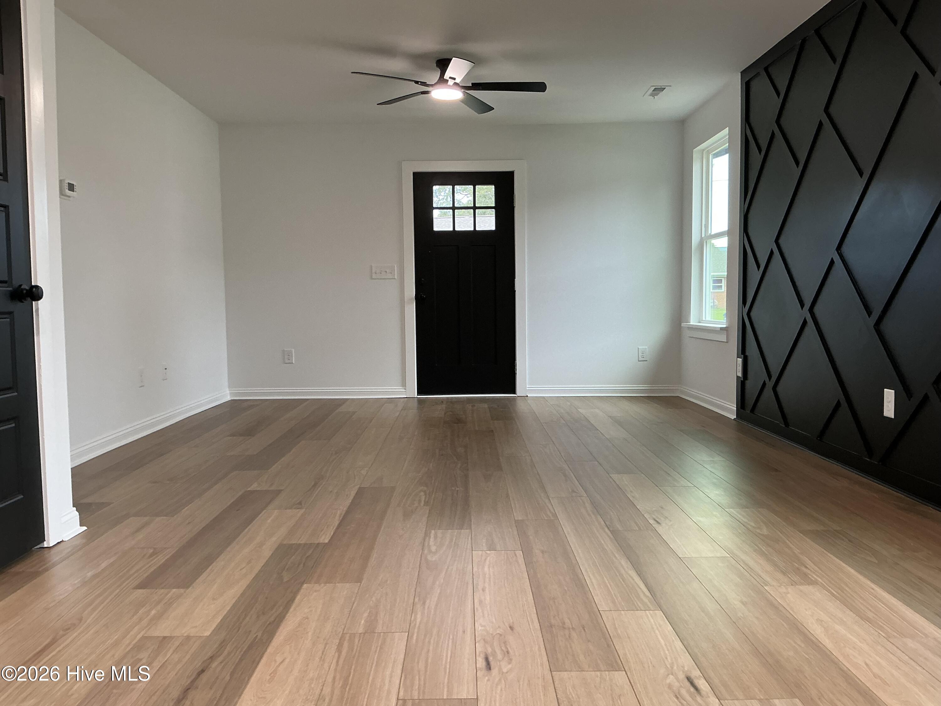 506 Crump Street Property Photo 8