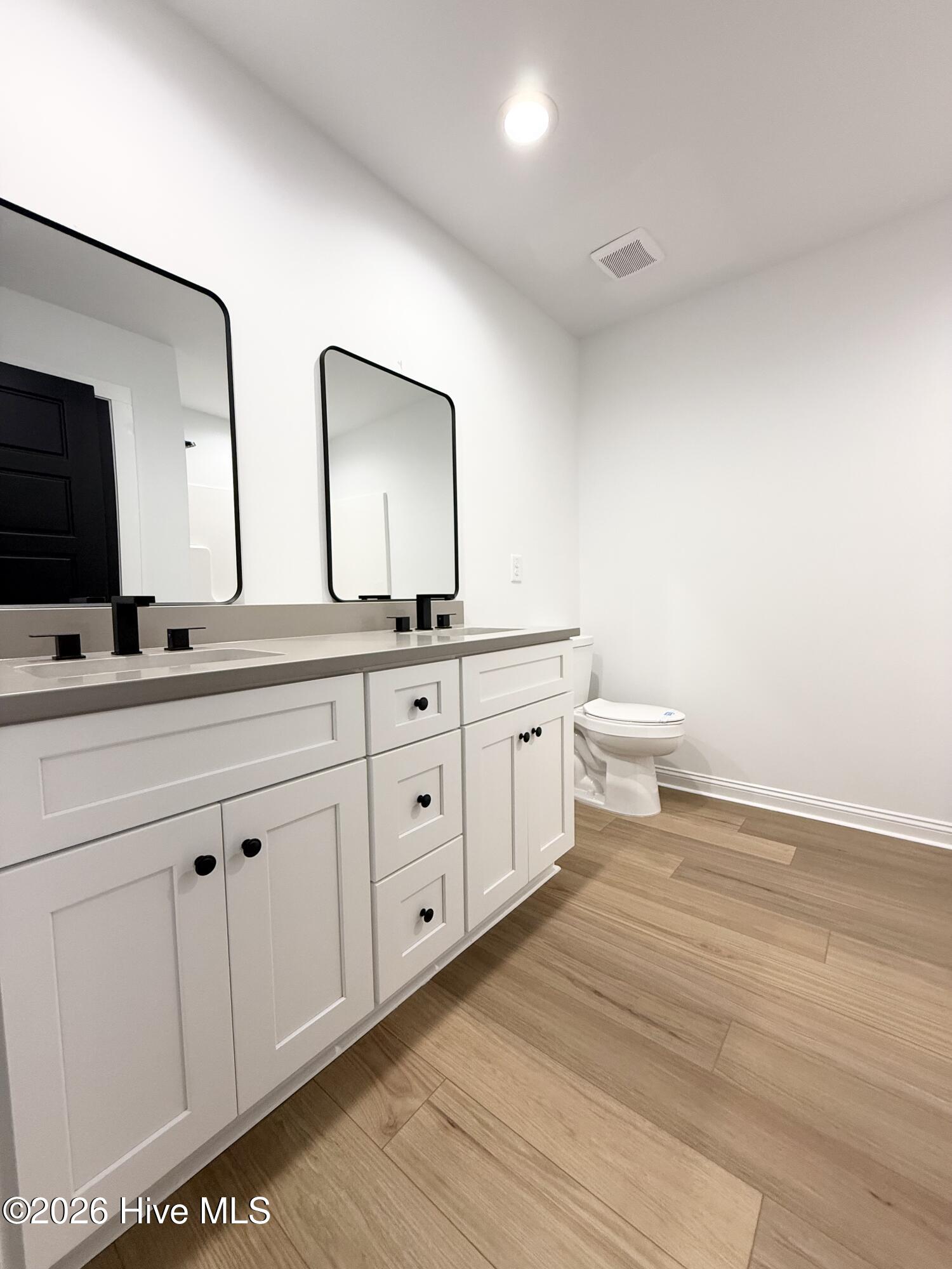 506 Crump Street Property Photo 13