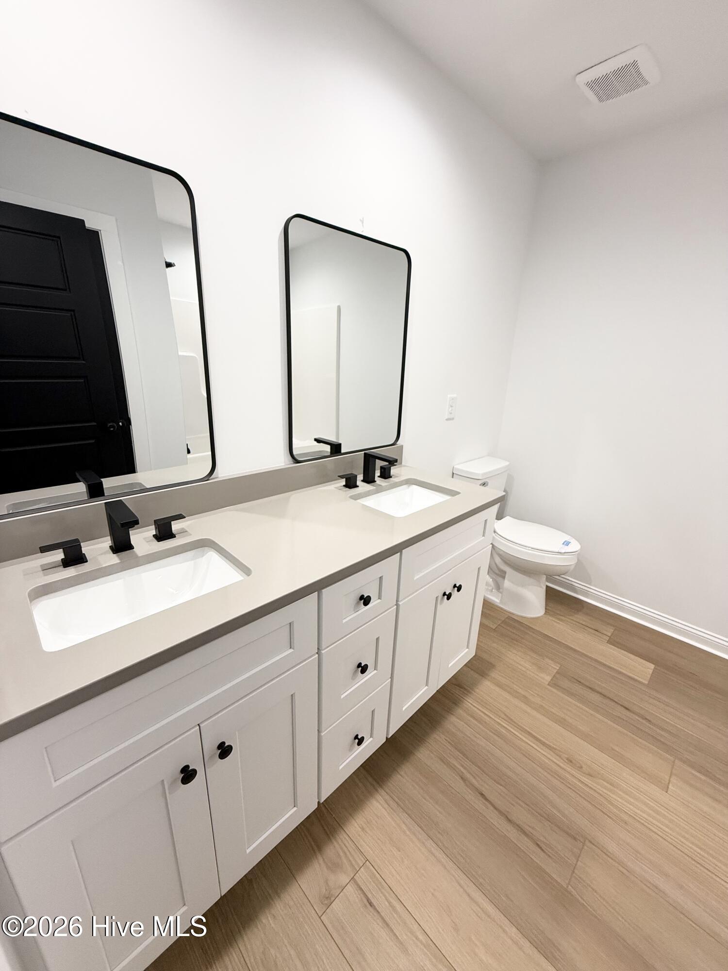 506 Crump Street Property Photo 14