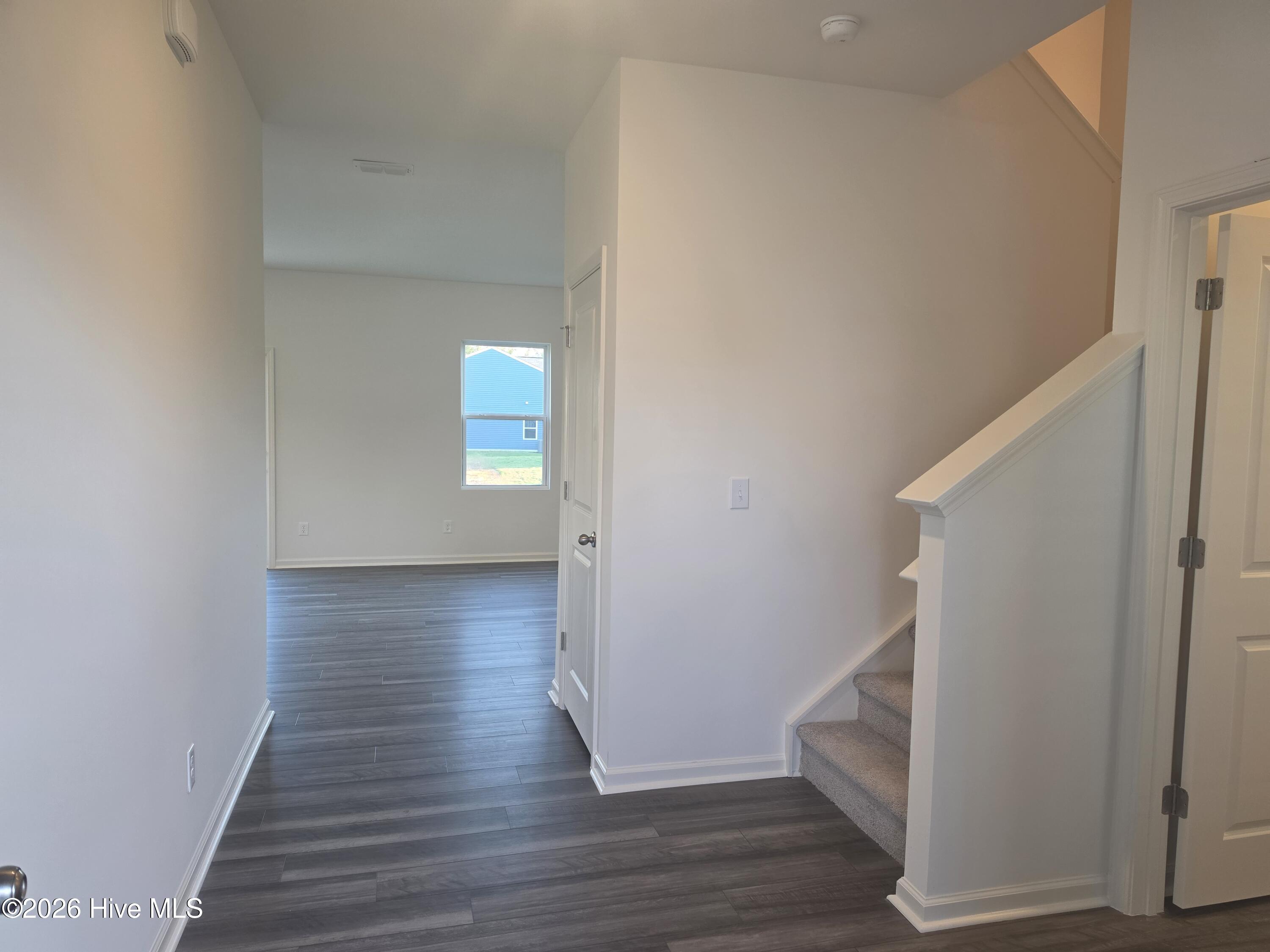 675 Essex Road Property Photo 3