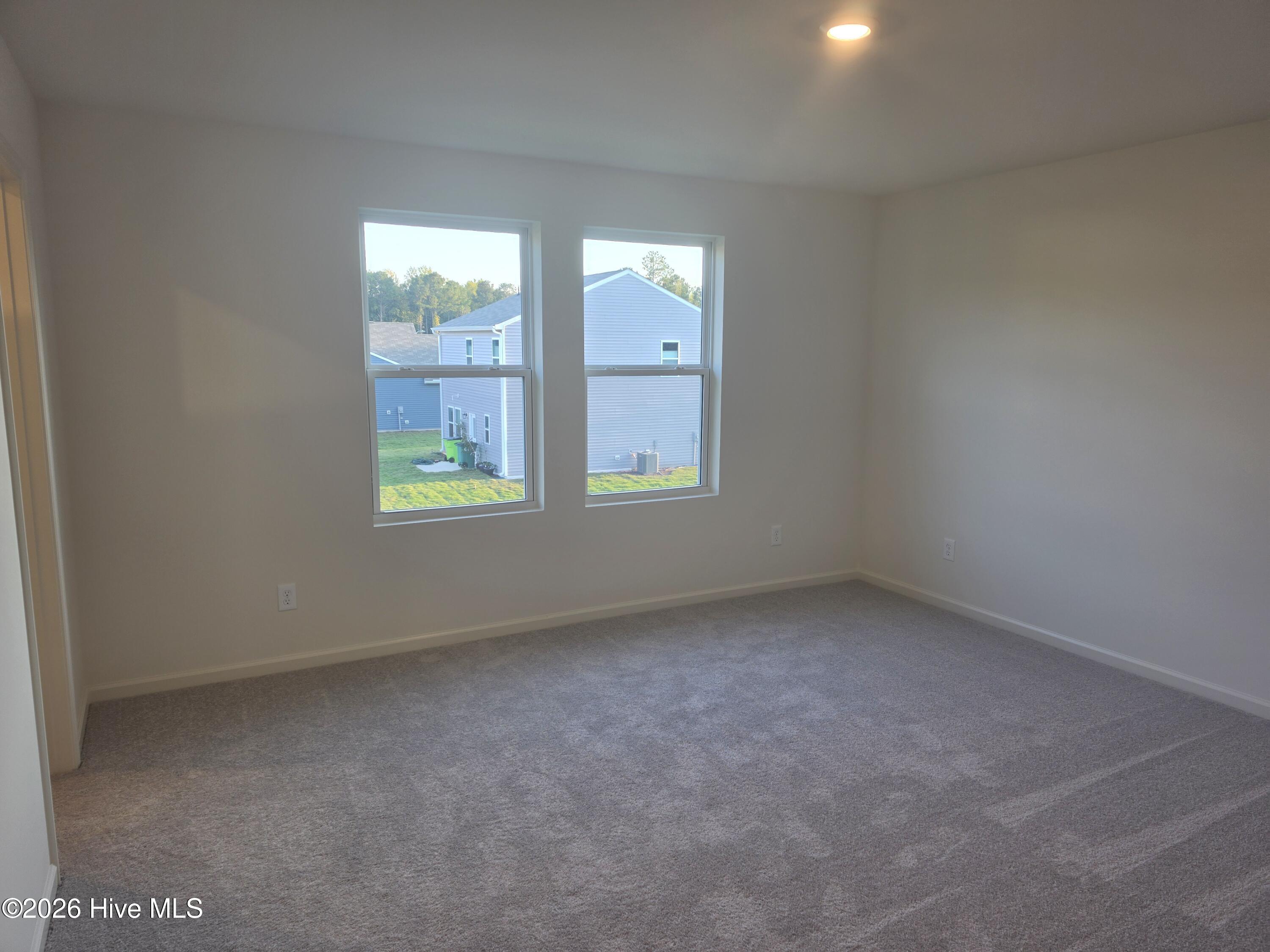 675 Essex Road Property Photo 6