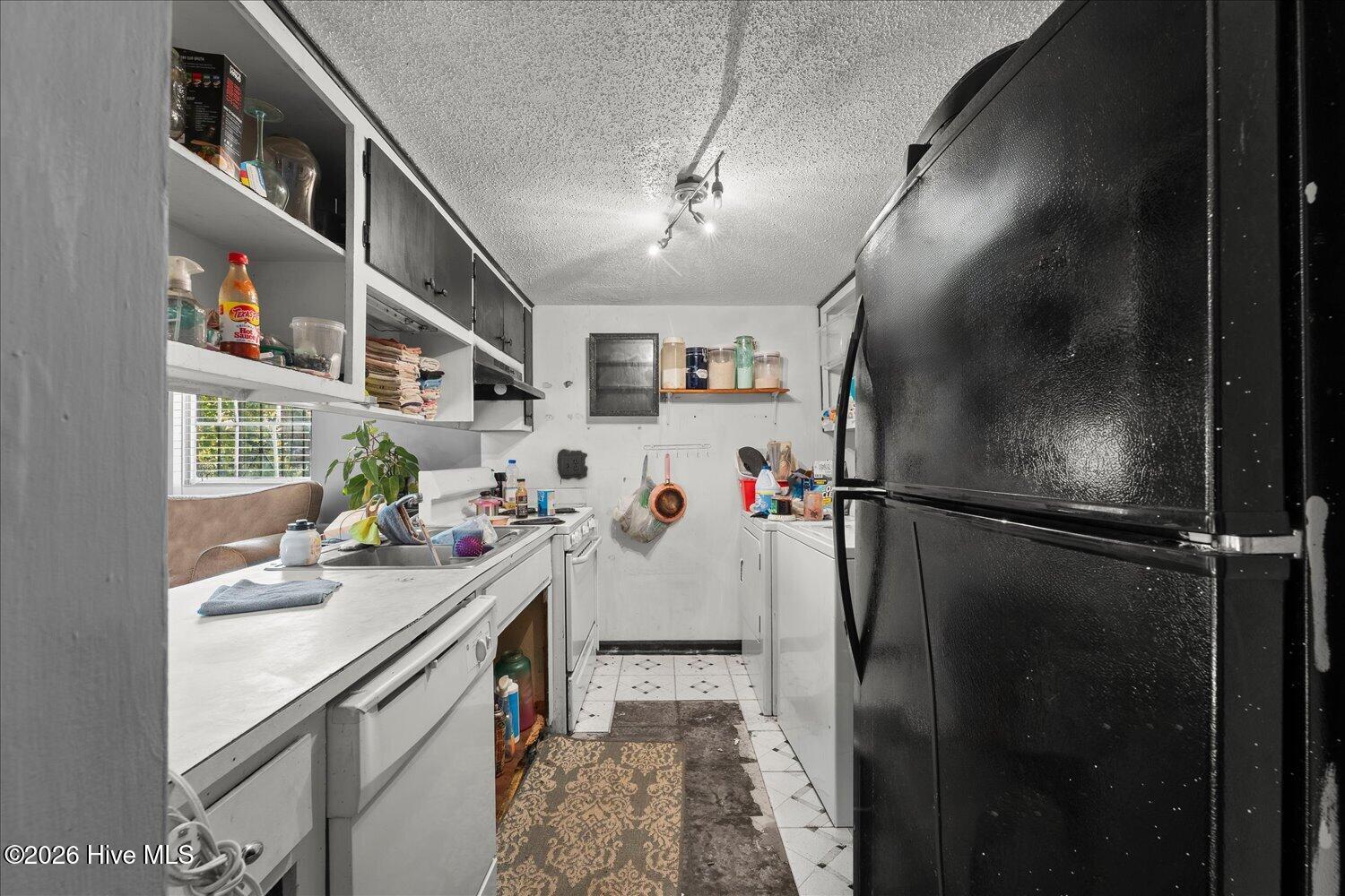 2246 Winston Way Property Photo 3