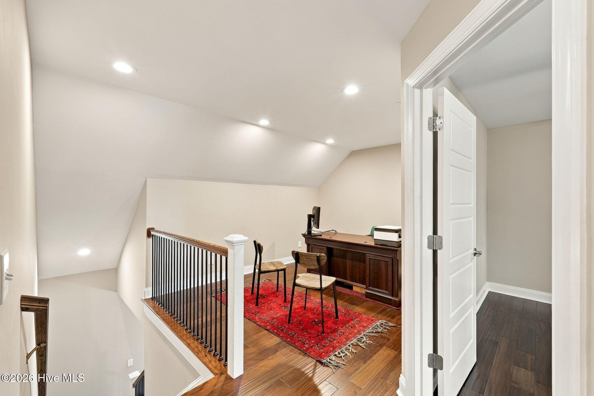 28 Bedford Circle Property Photo 27