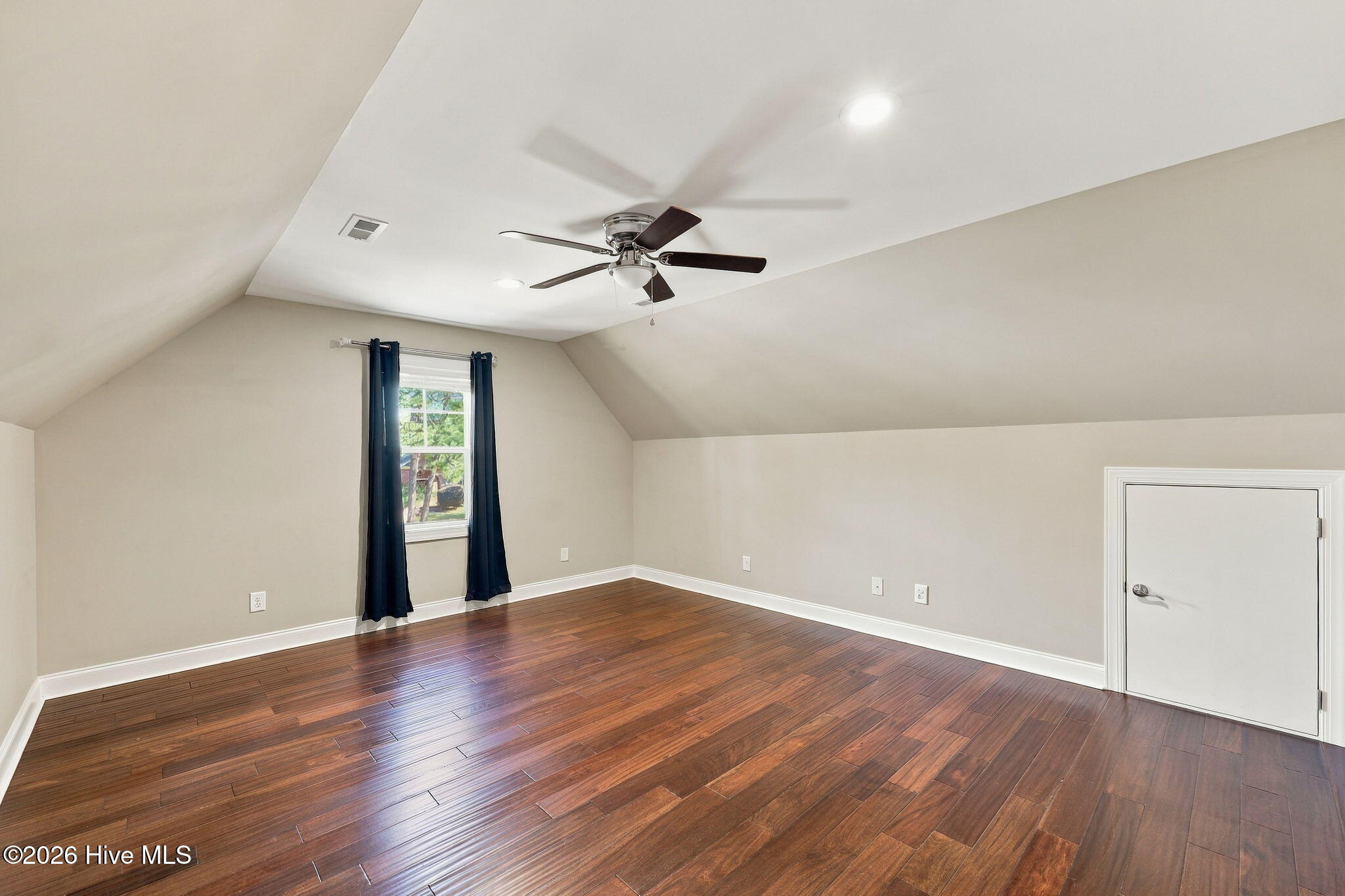28 Bedford Circle Property Photo 35