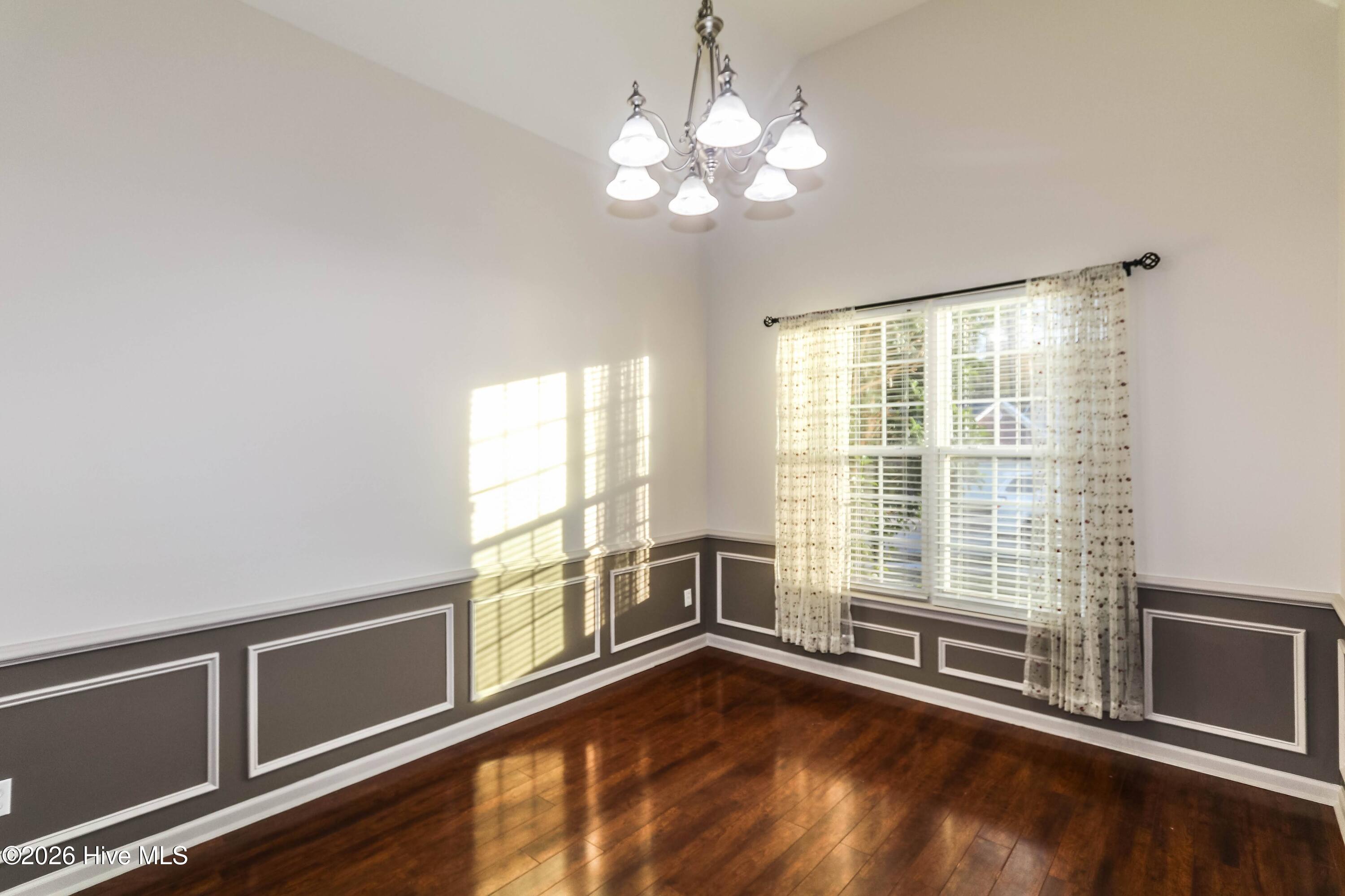 4704 Park Ridge Court Property Photo 7