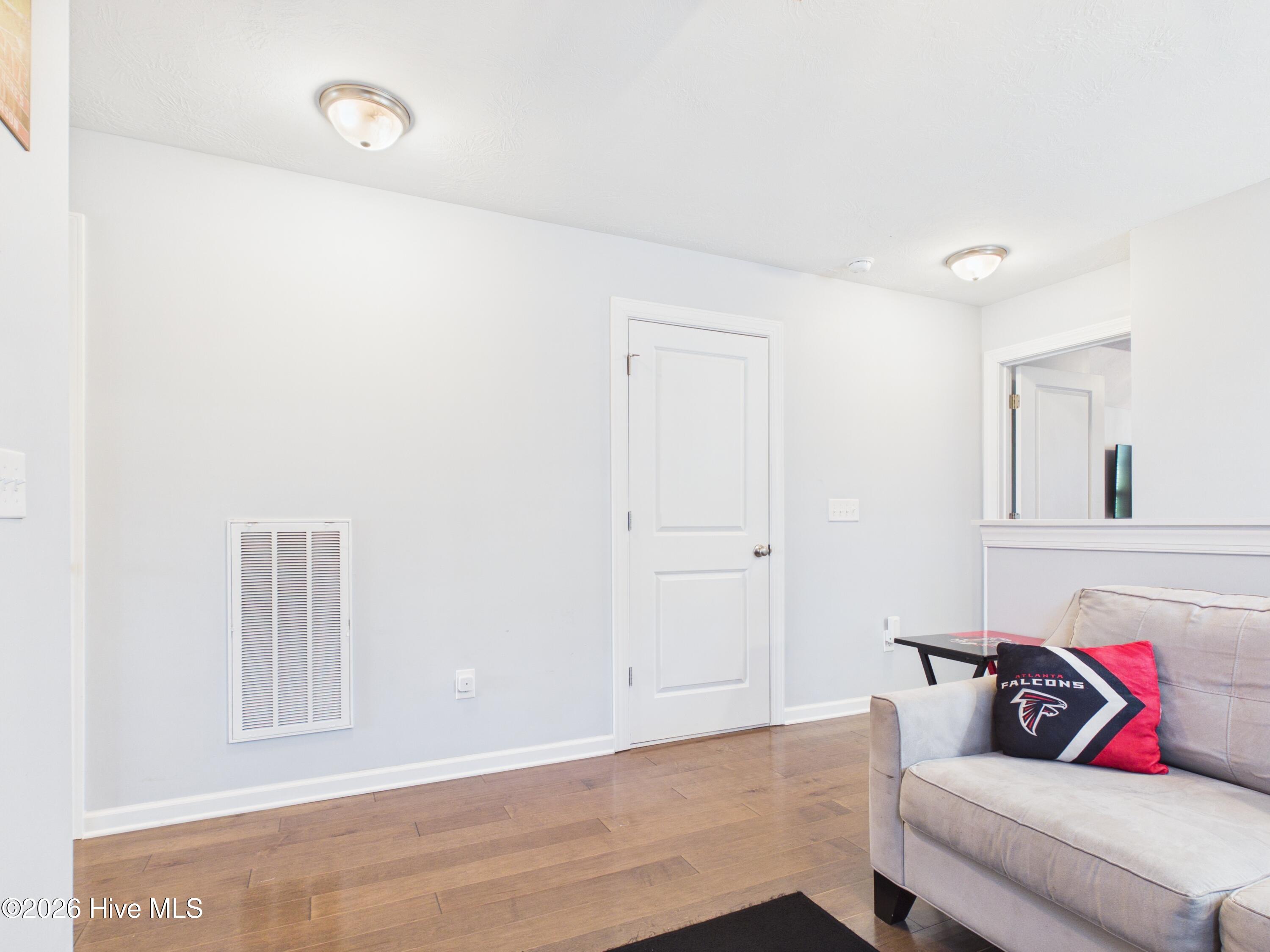 1016 Glenhaven Drive Property Photo 9