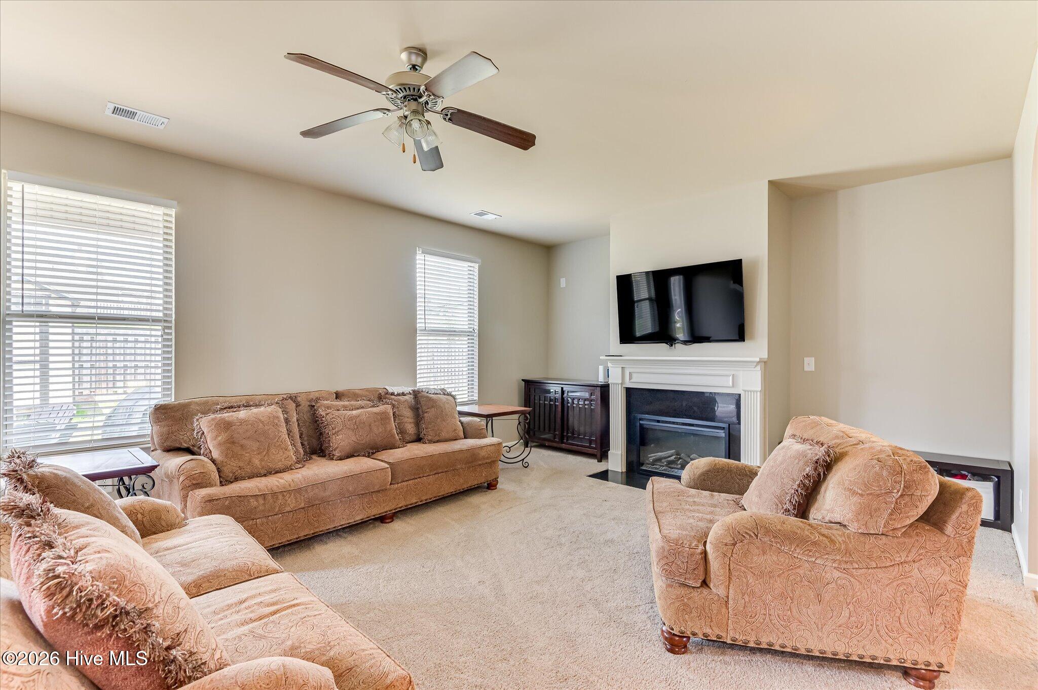 189 Pendulum Ridge Property Photo 3