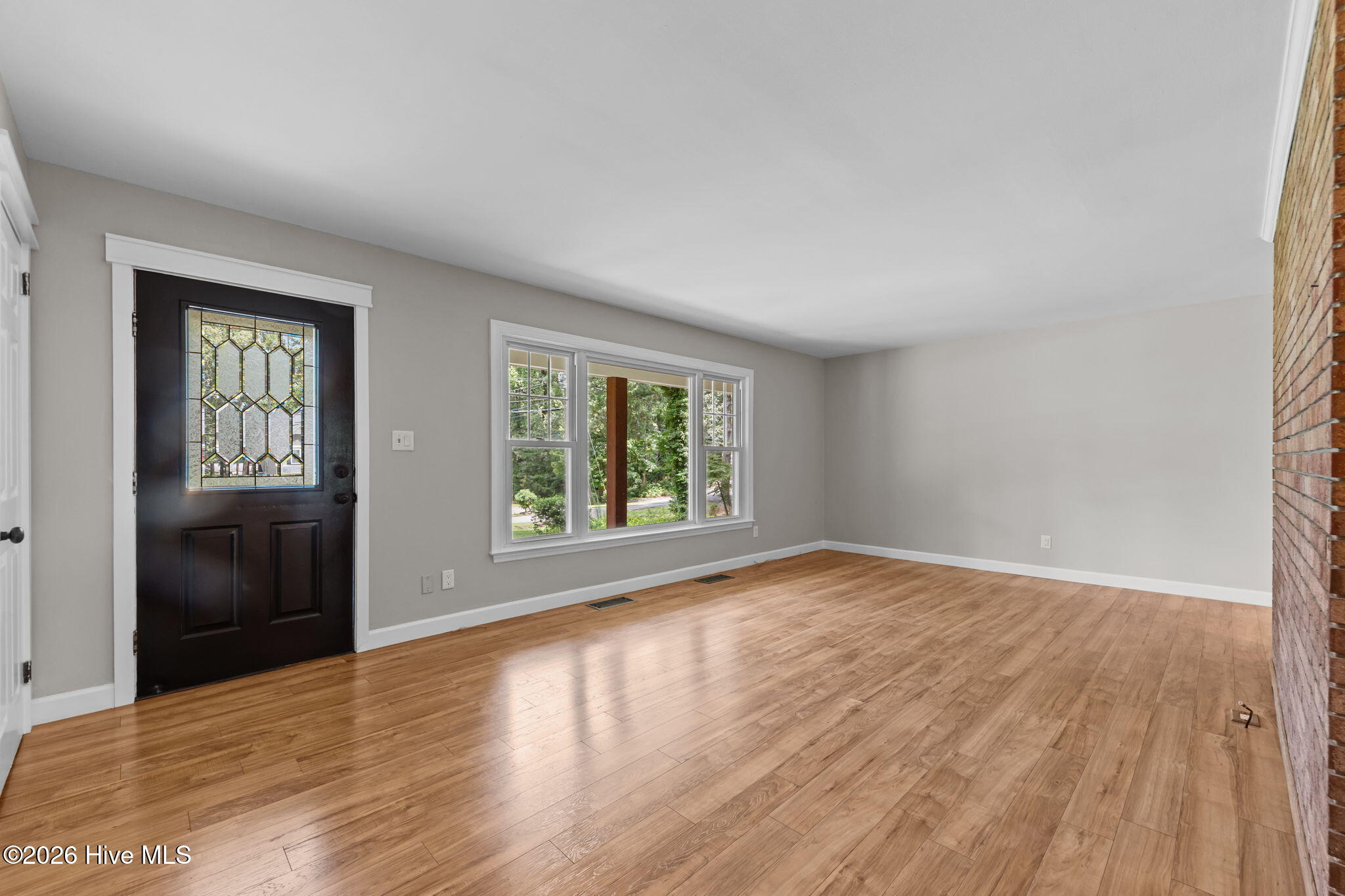 89 S Lakeshore Drive Property Photo 4