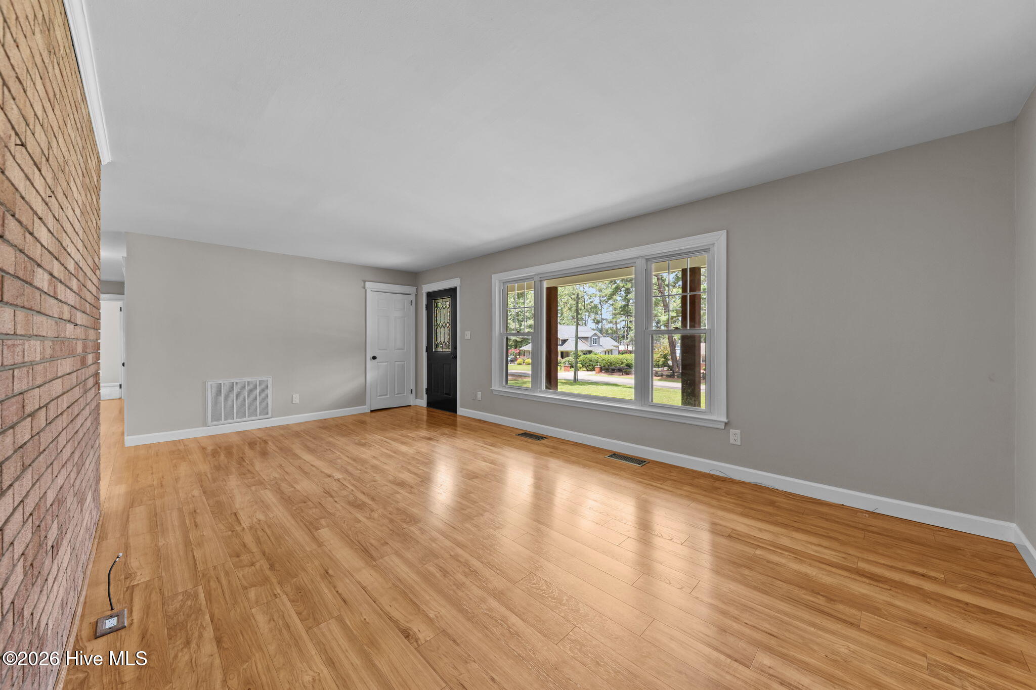 89 S Lakeshore Drive Property Photo 6