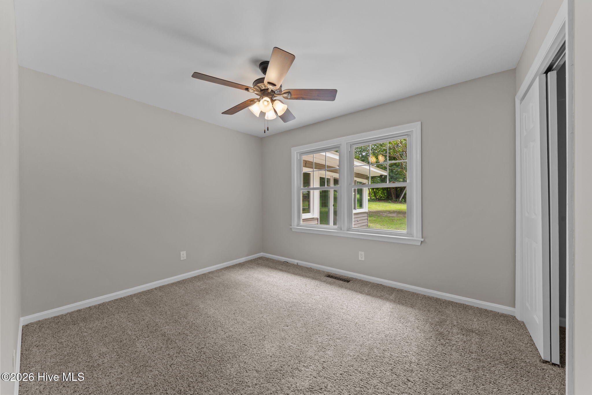 89 S Lakeshore Drive Property Photo 12