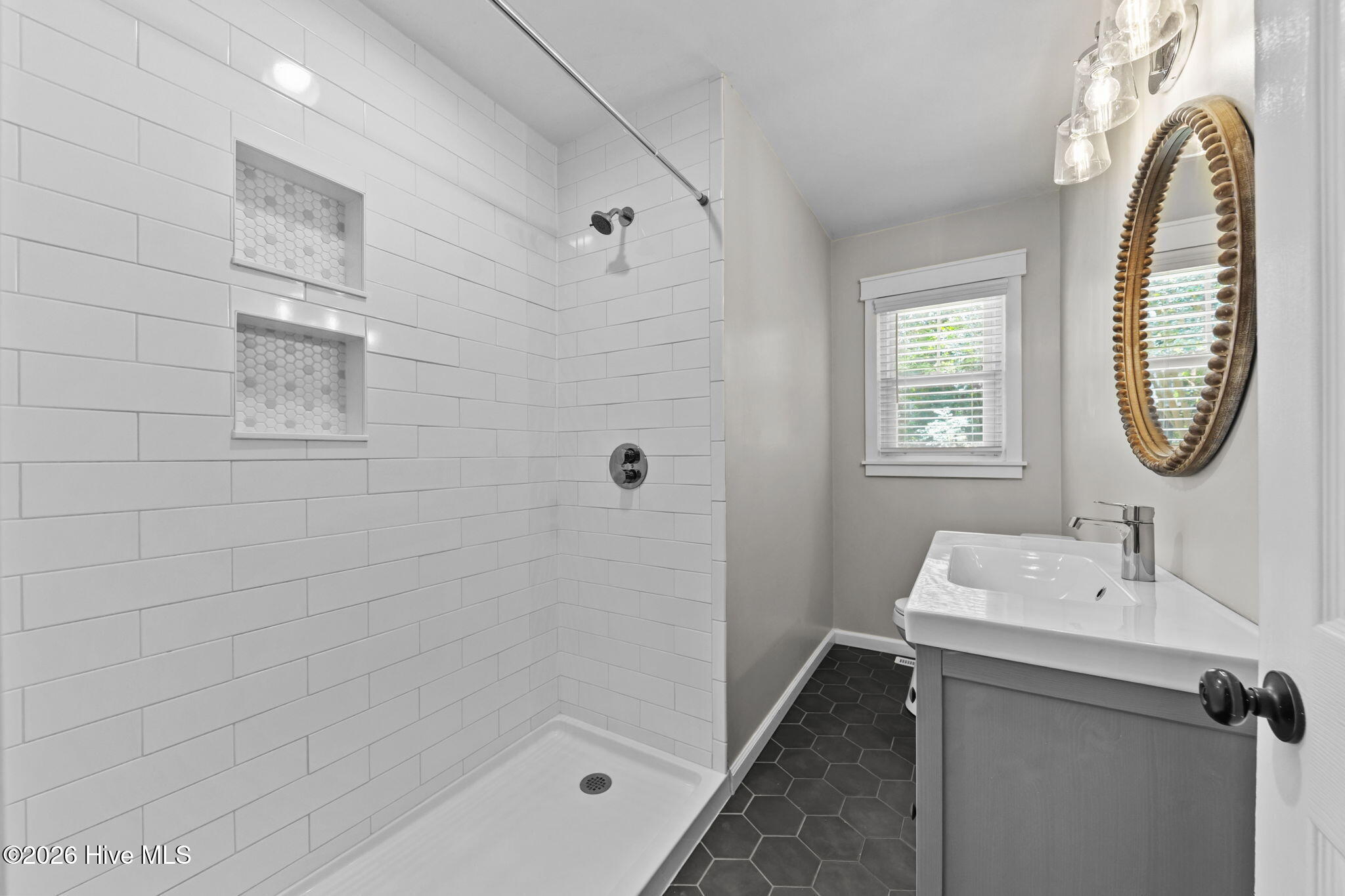 89 S Lakeshore Drive Property Photo 13