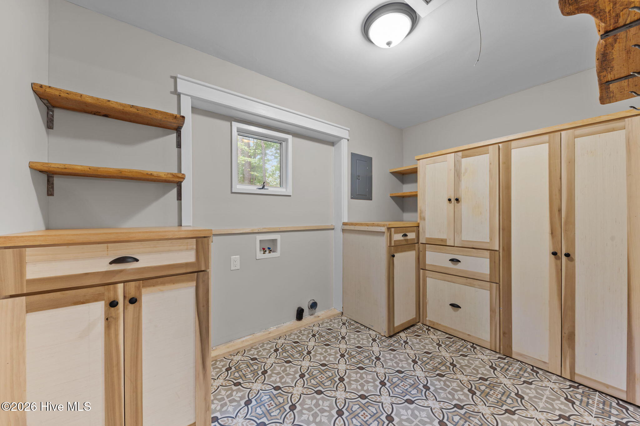 89 S Lakeshore Drive Property Photo 19