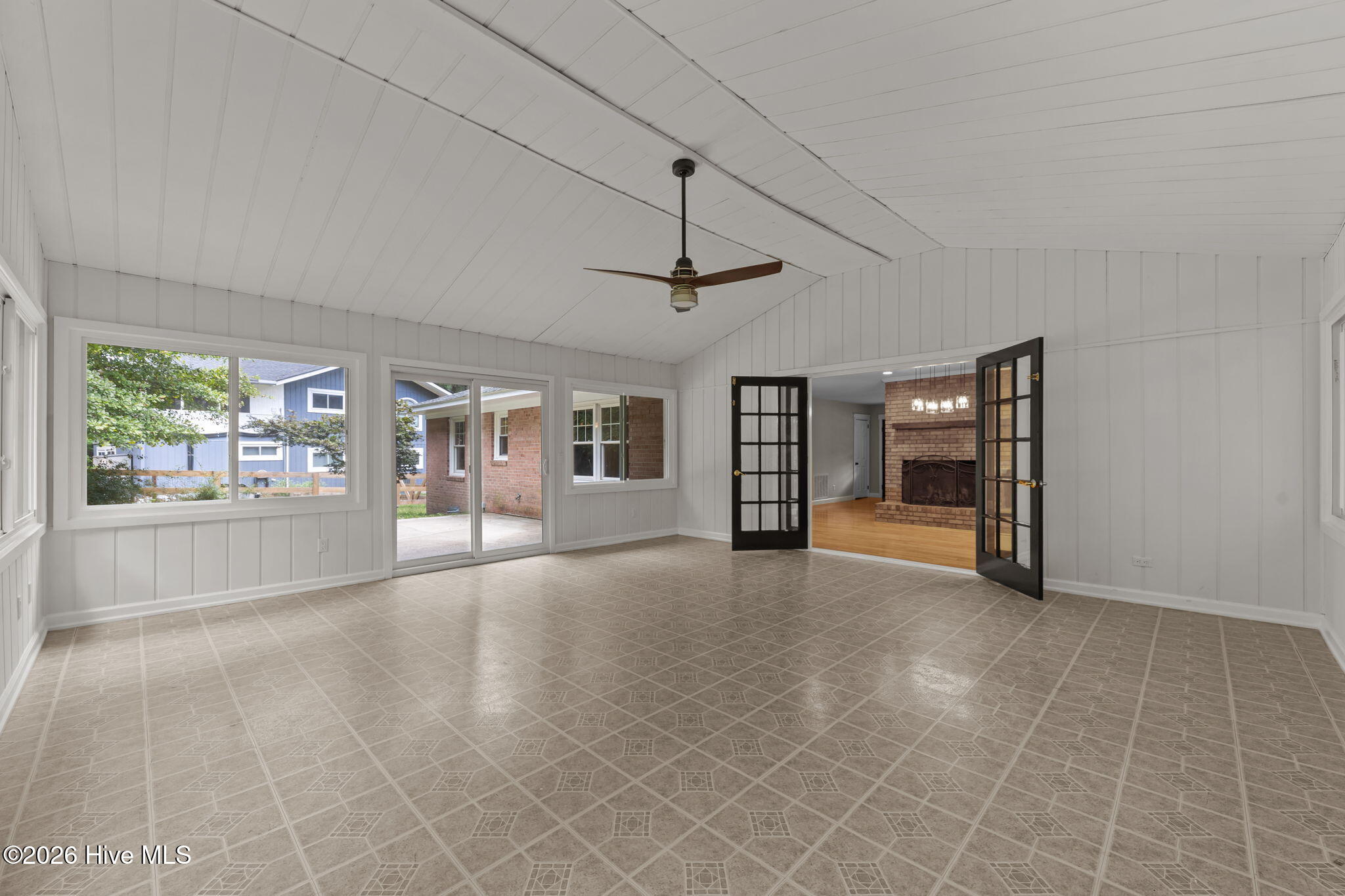 89 S Lakeshore Drive Property Photo 21