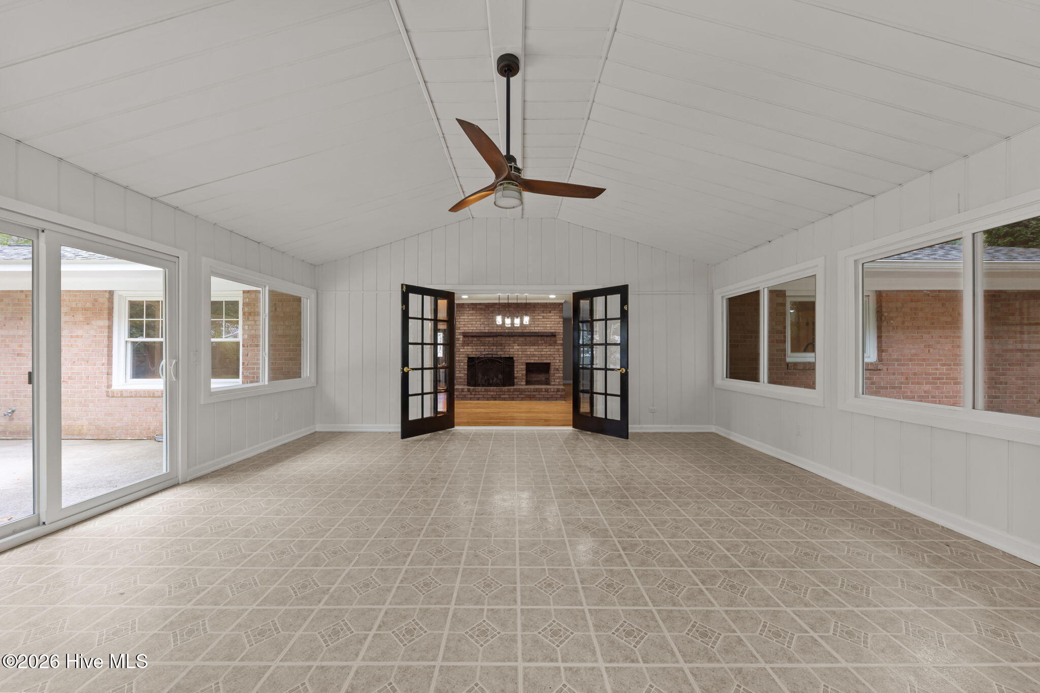 89 S Lakeshore Drive Property Photo 22