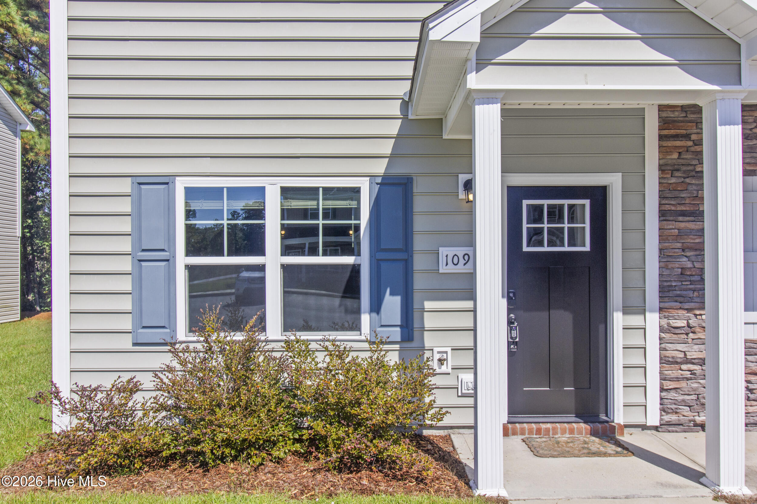 109 Jaydn Drive E Property Photo 2