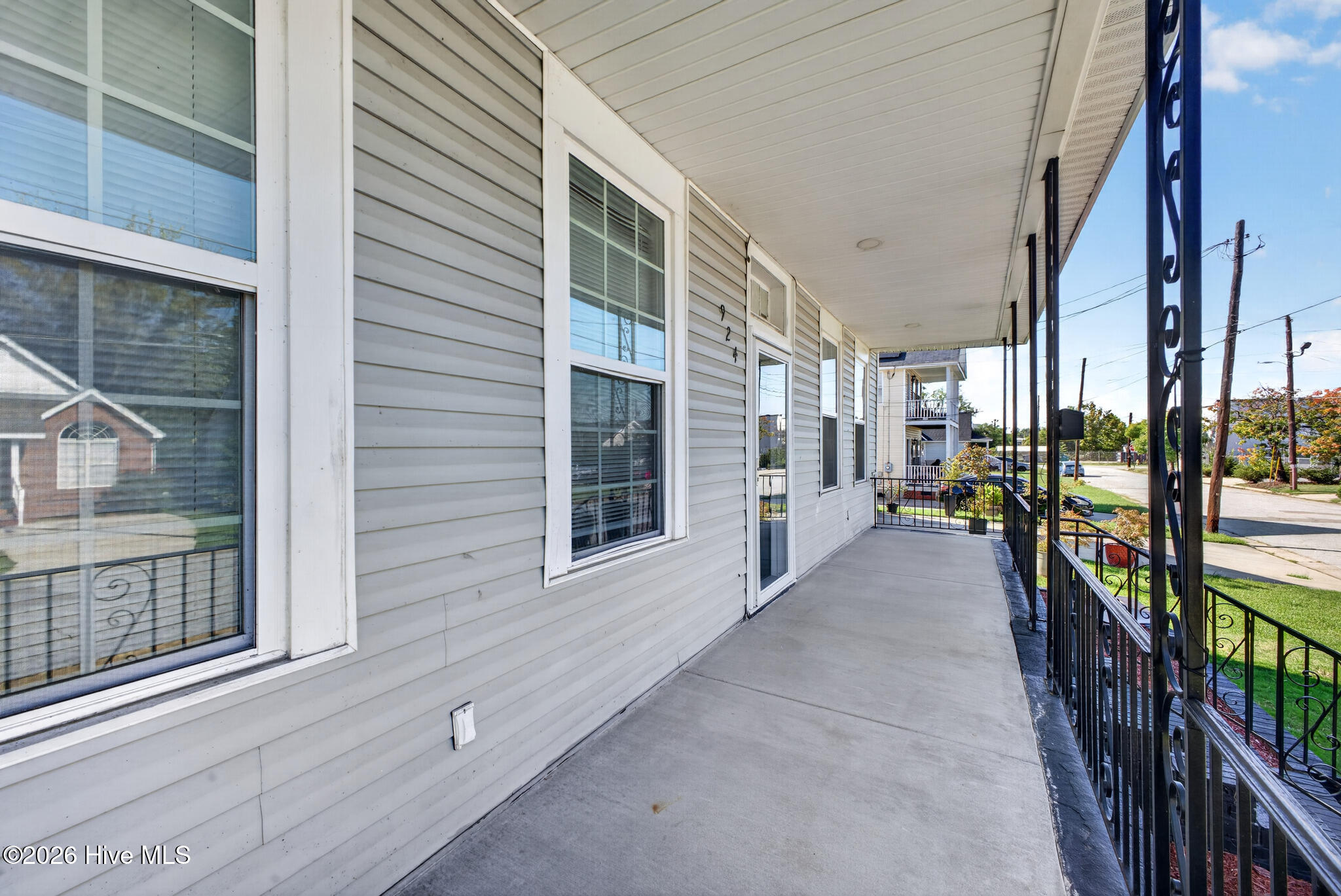 924 Barnes Street Property Photo 4