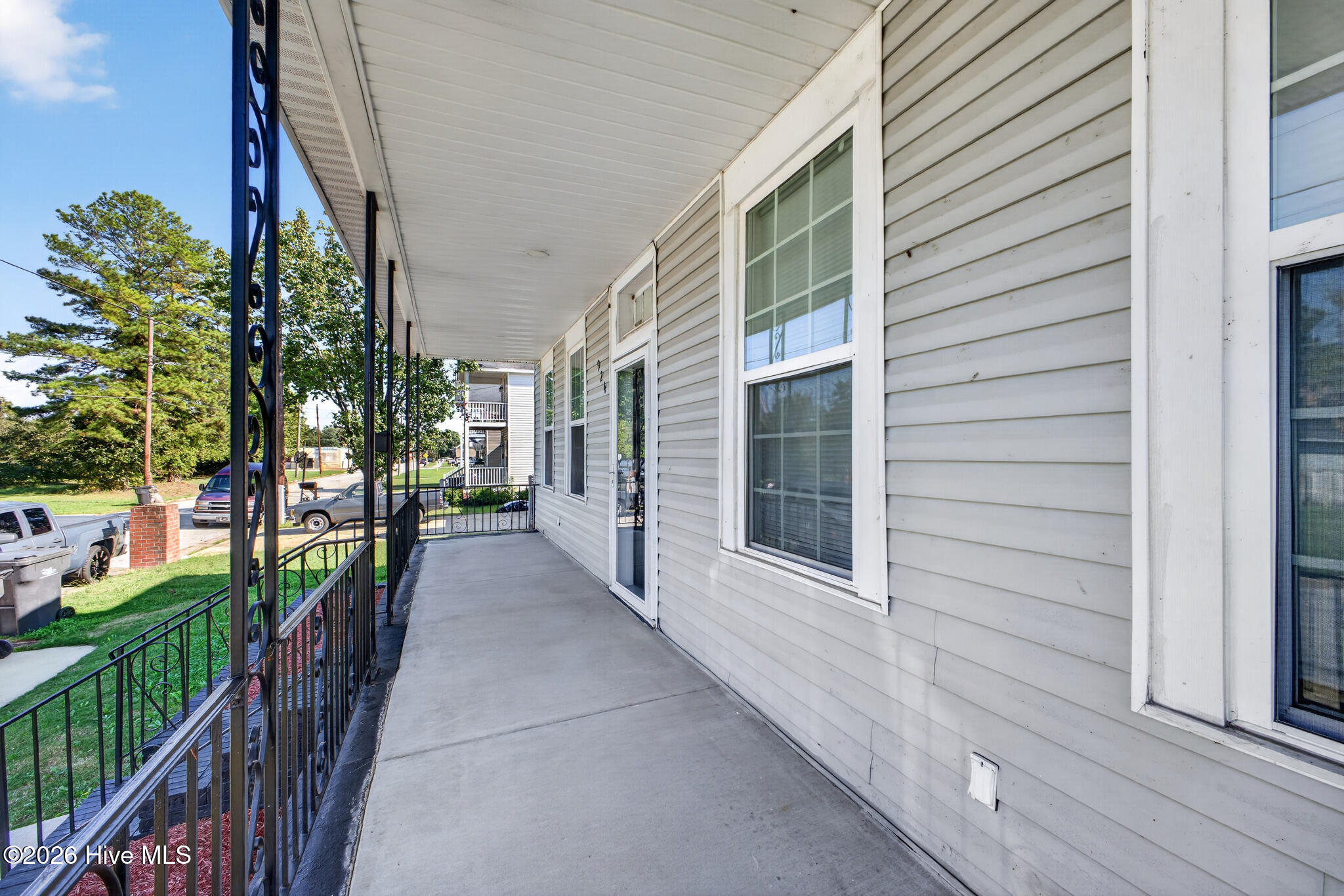 924 Barnes Street Property Photo 5