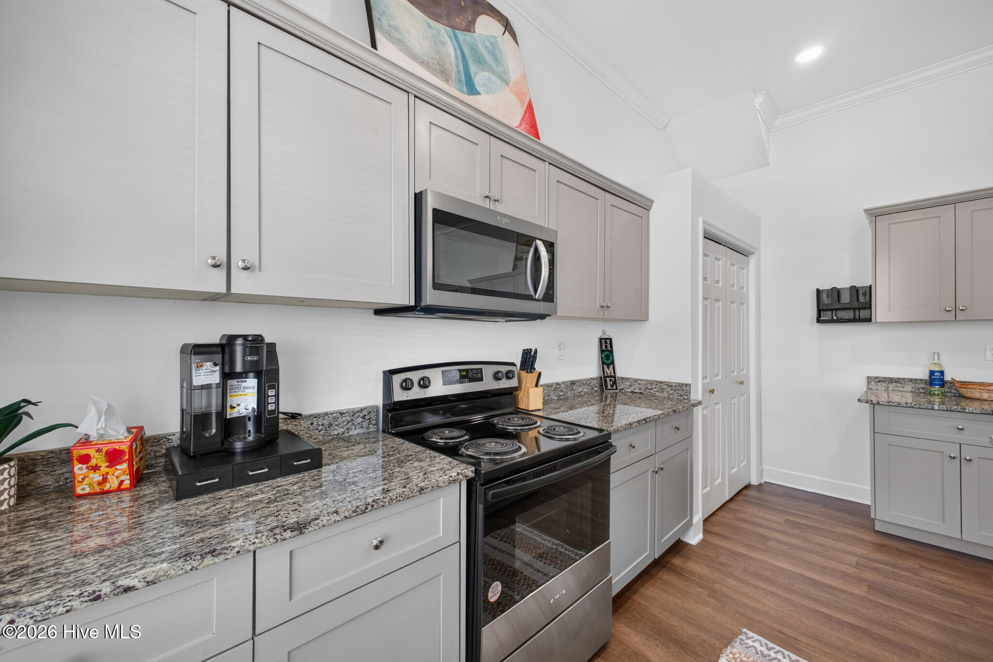 924 Barnes Street Property Photo 8
