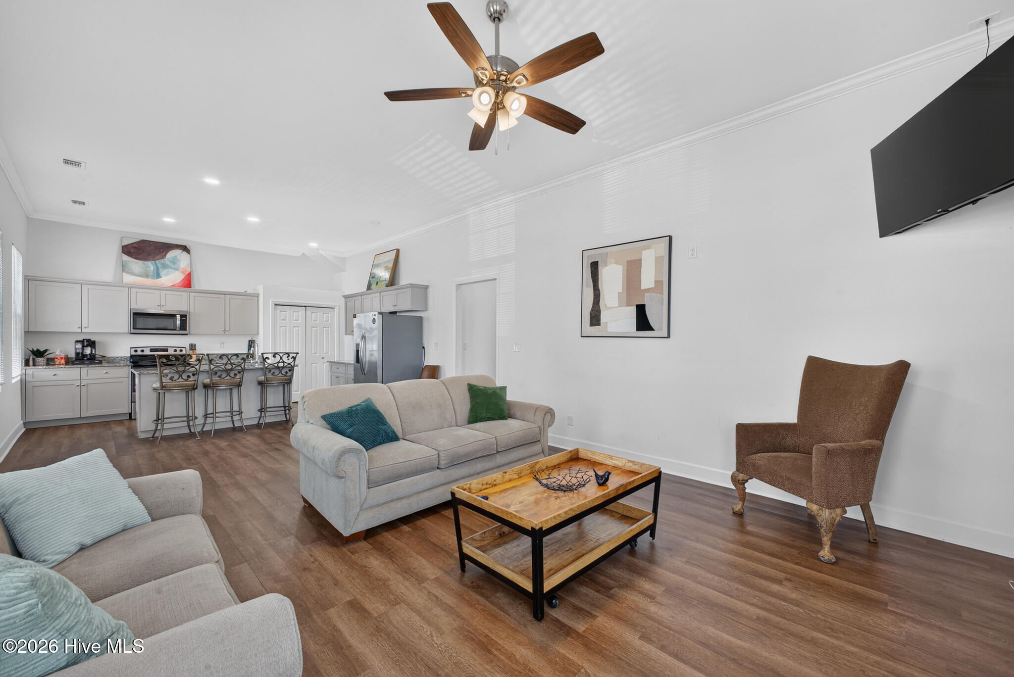 924 Barnes Street Property Photo 11