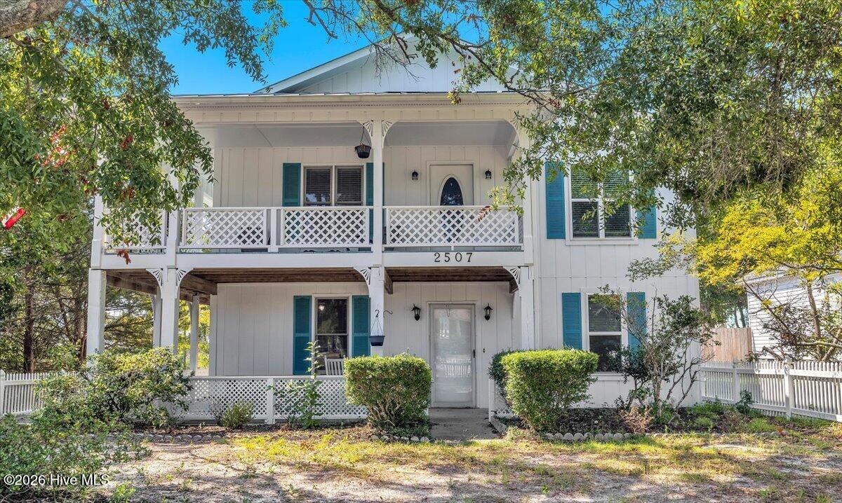 2507 E Oak Island Drive Property Photo 1