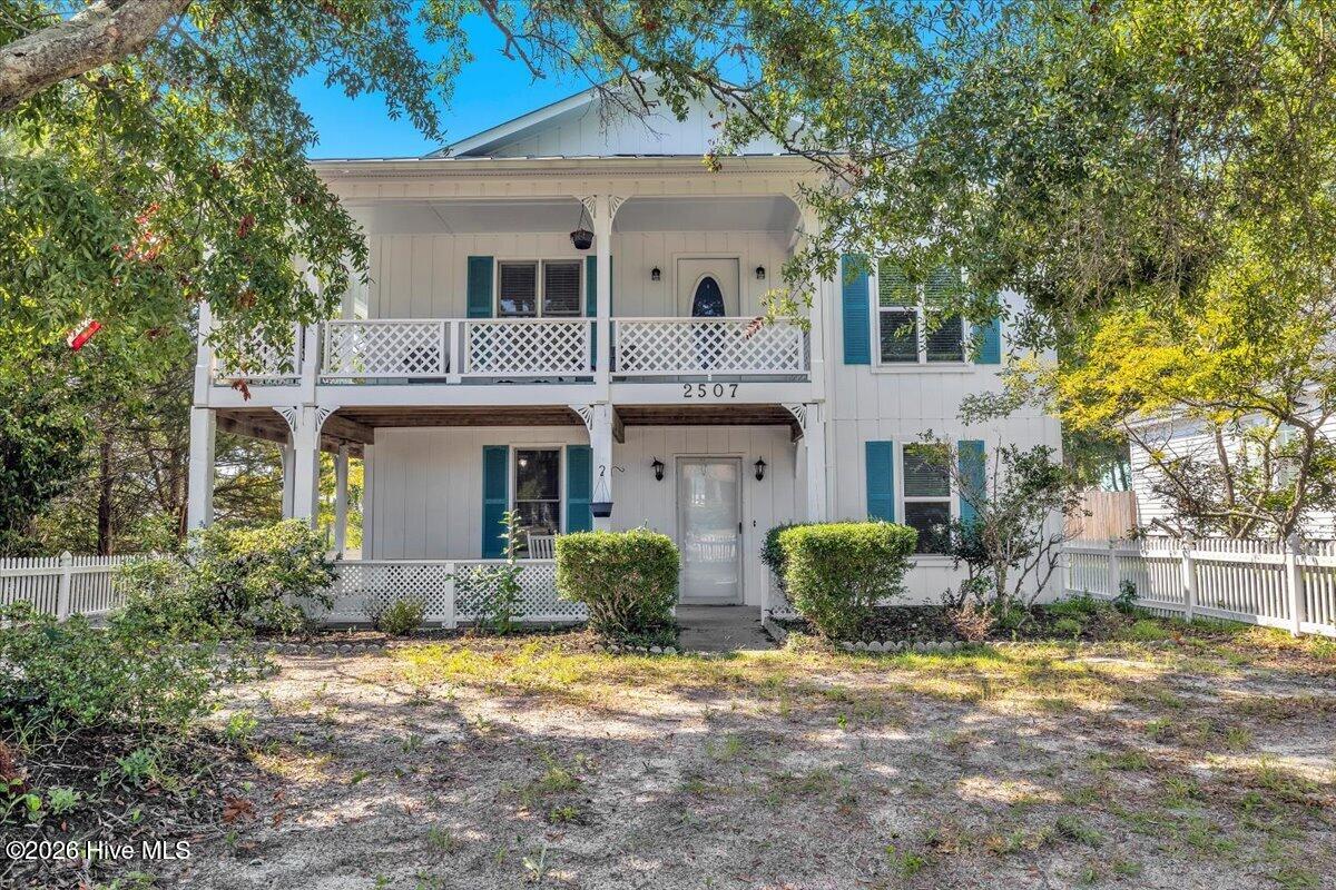 2507 E Oak Island Drive Property Photo 2