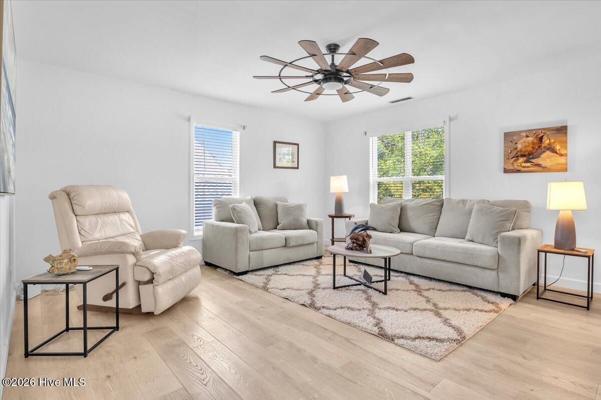 2507 E Oak Island Drive Property Photo 18