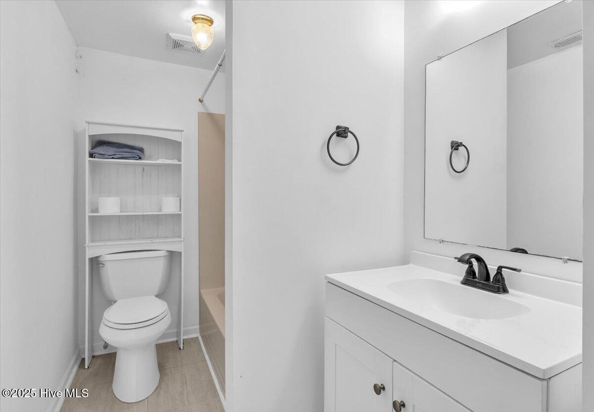 2507 E Oak Island Drive Property Photo 40
