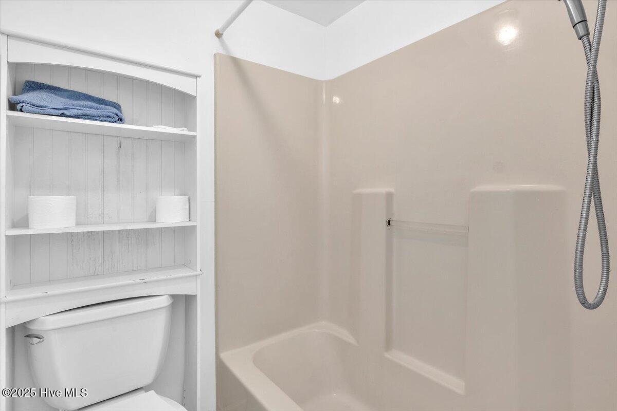 2507 E Oak Island Drive Property Photo 41