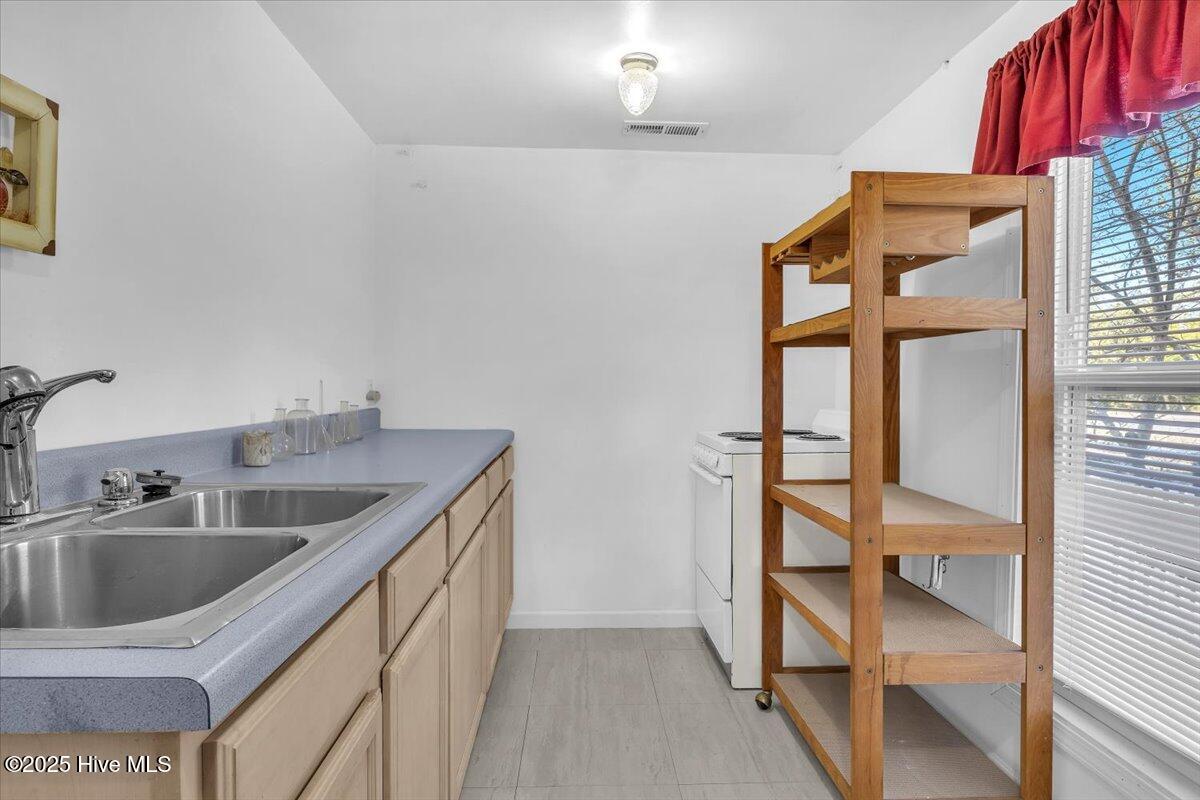 2507 E Oak Island Drive Property Photo 46