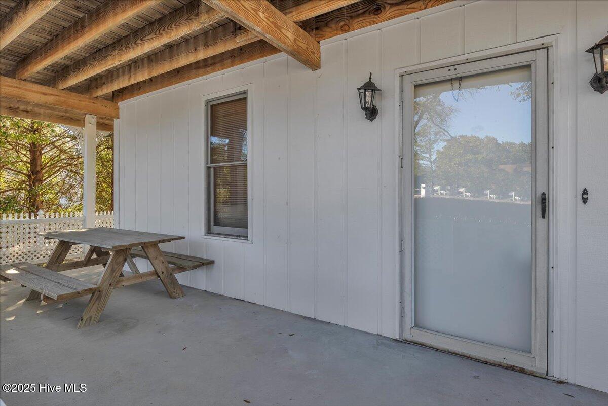 2507 E Oak Island Drive Property Photo 48