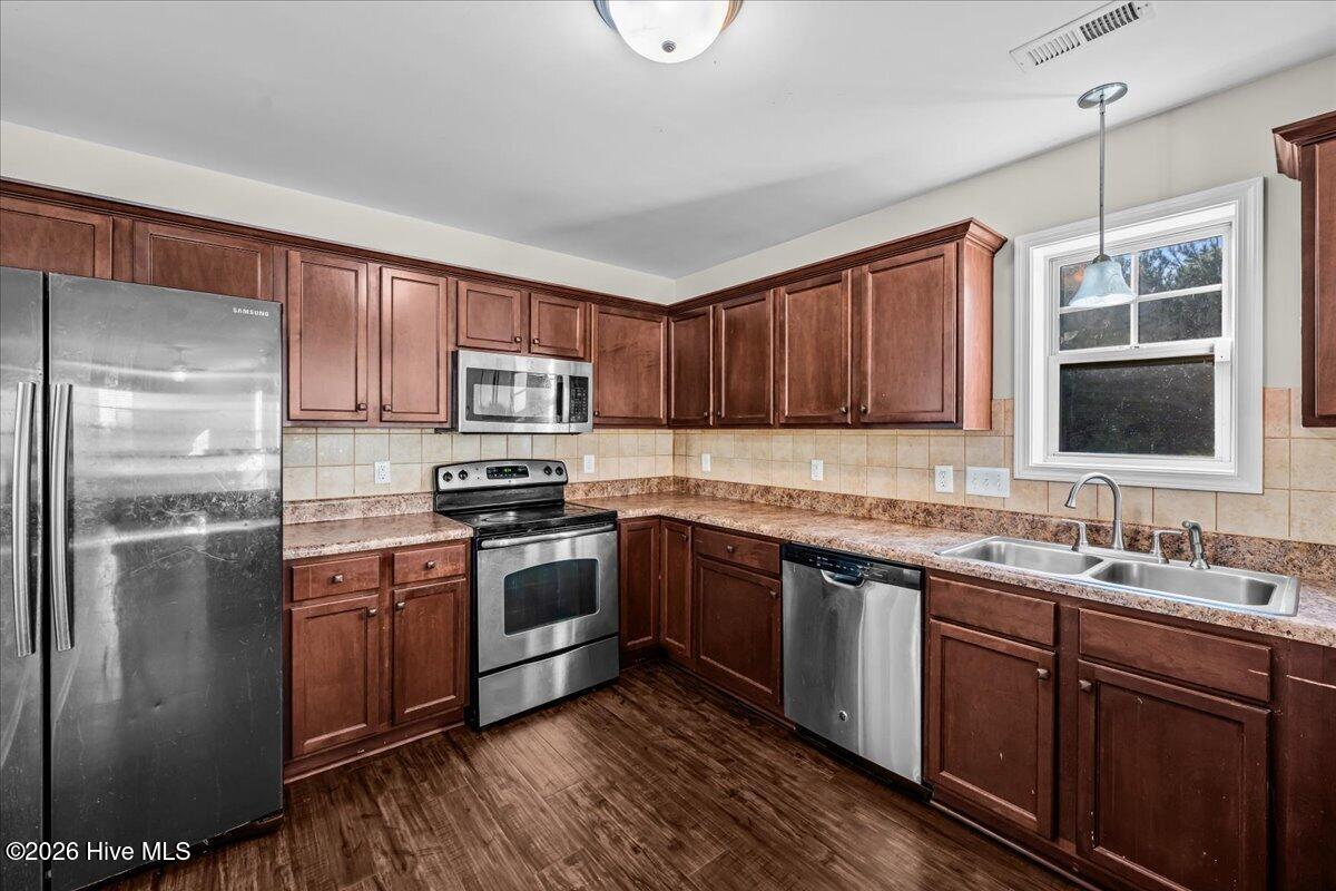 515 New Castle Lane Property Photo 3