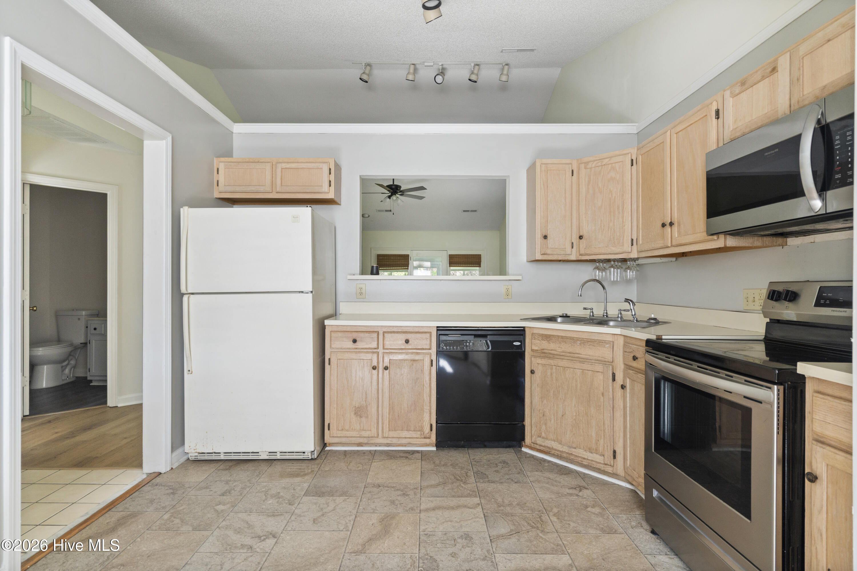 3024 Remington Drive Property Photo 7