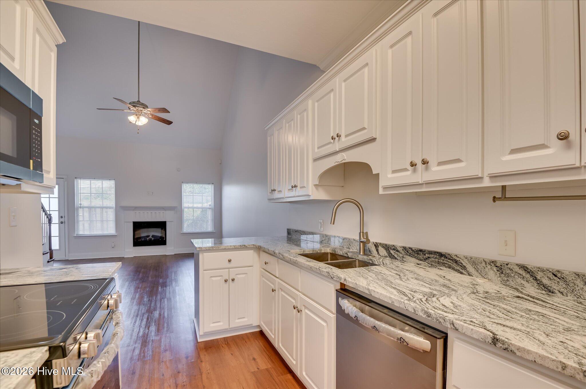 306 High Meadows Place Property Photo 9