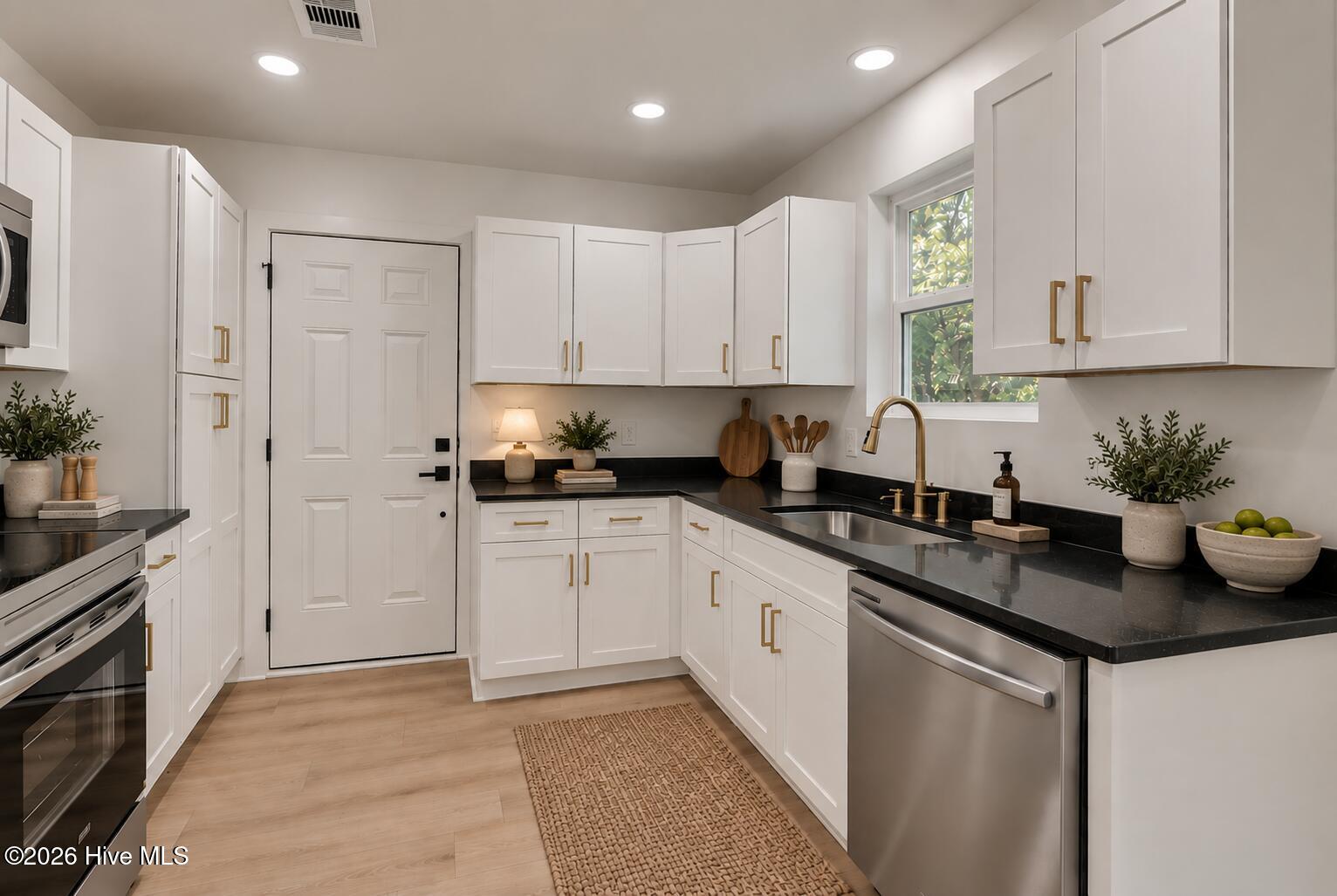 3407 Charing Cross Court Property Photo 14