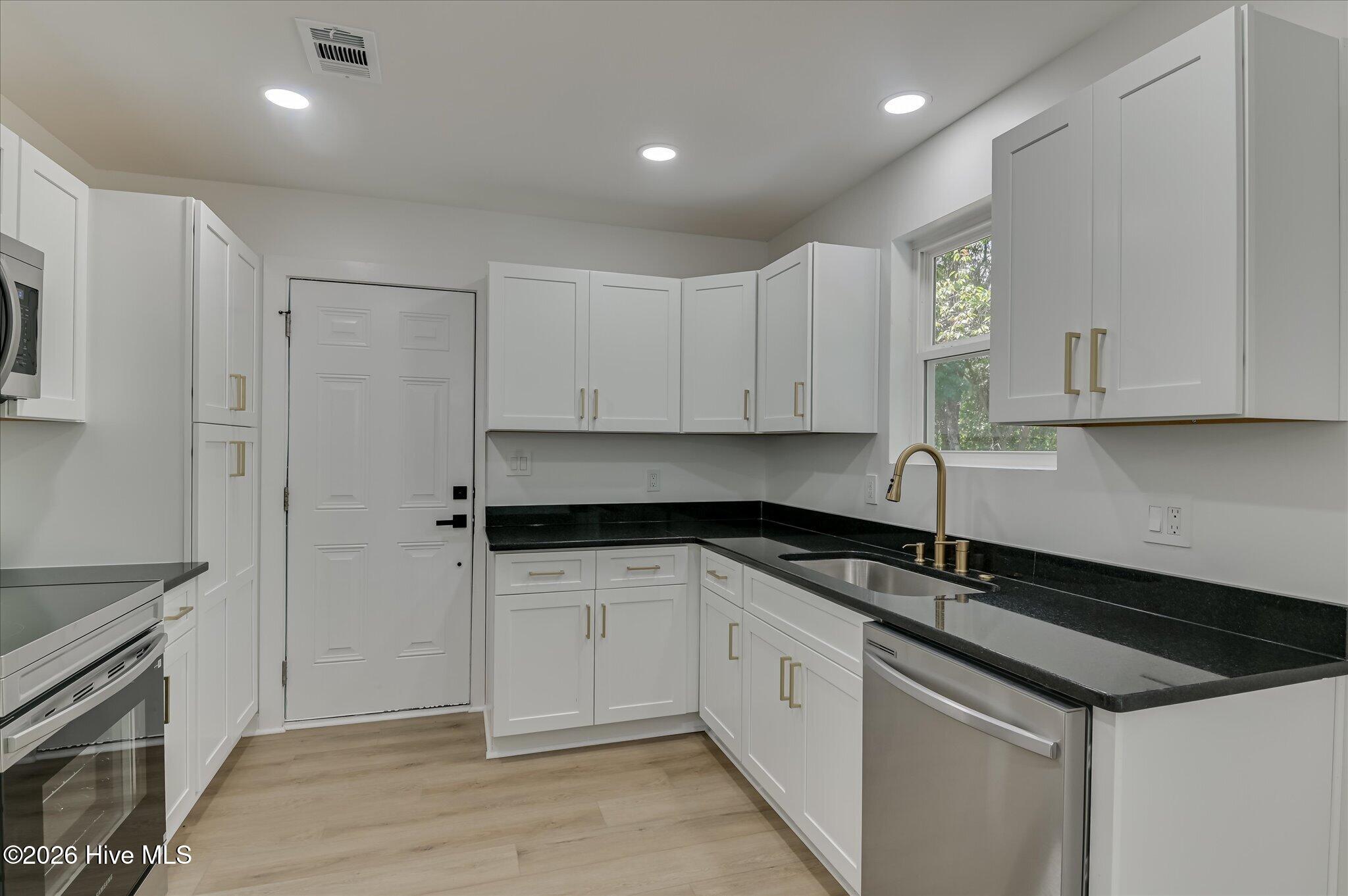3407 Charing Cross Court Property Photo 16