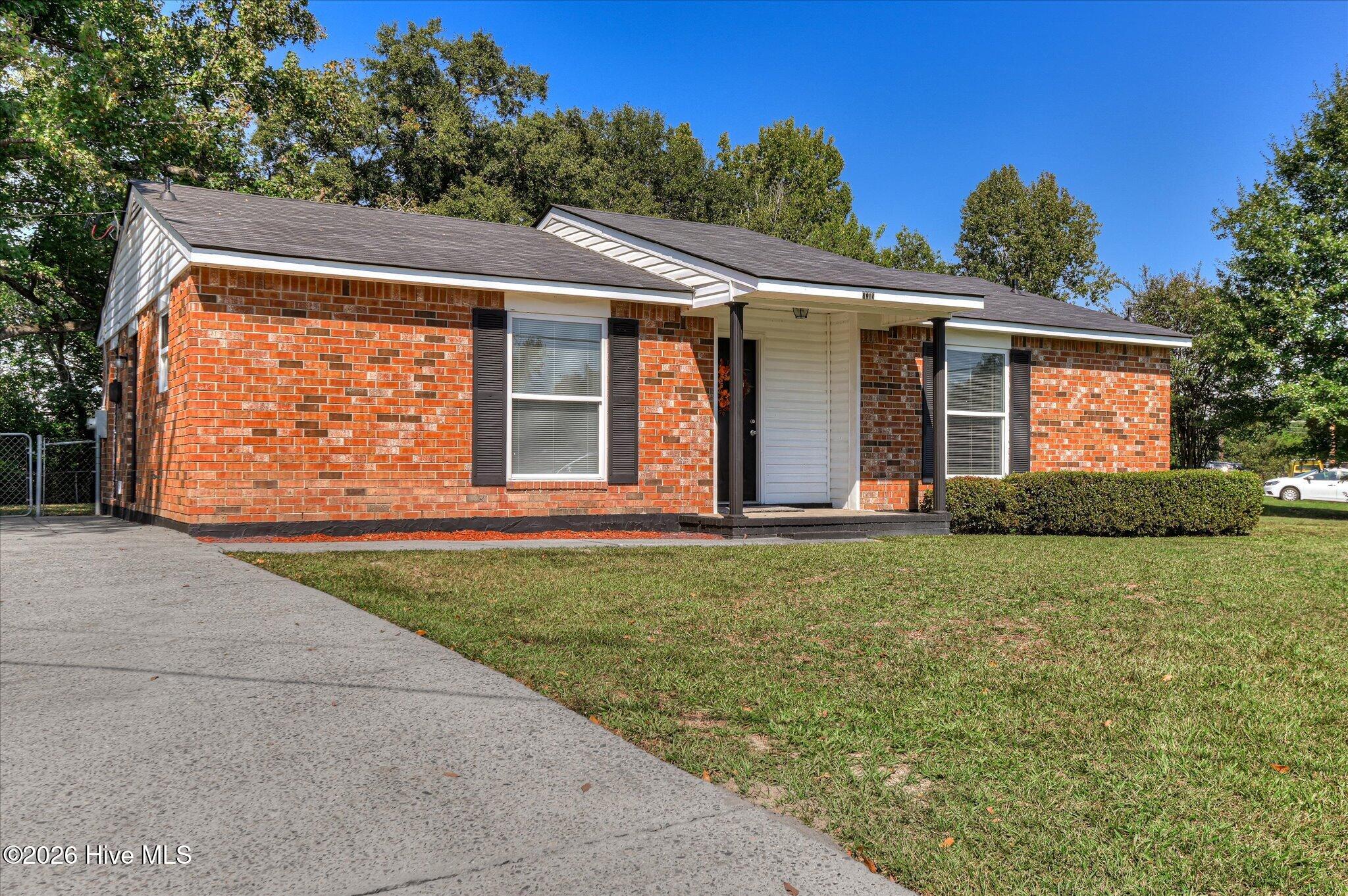 3219 Gerald Drive E Property Photo 3