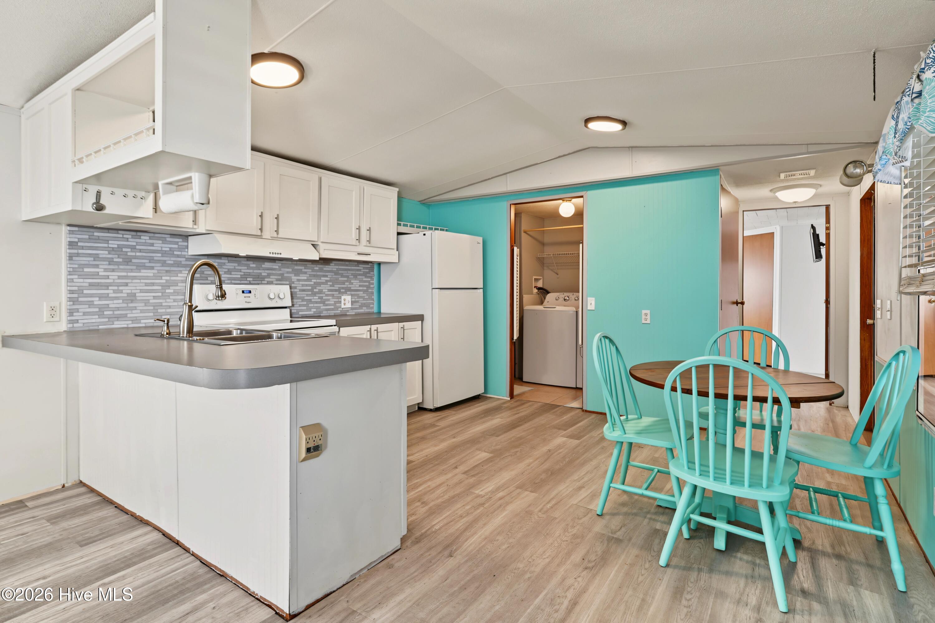 3215 Herthwood Place Sw Property Photo 6
