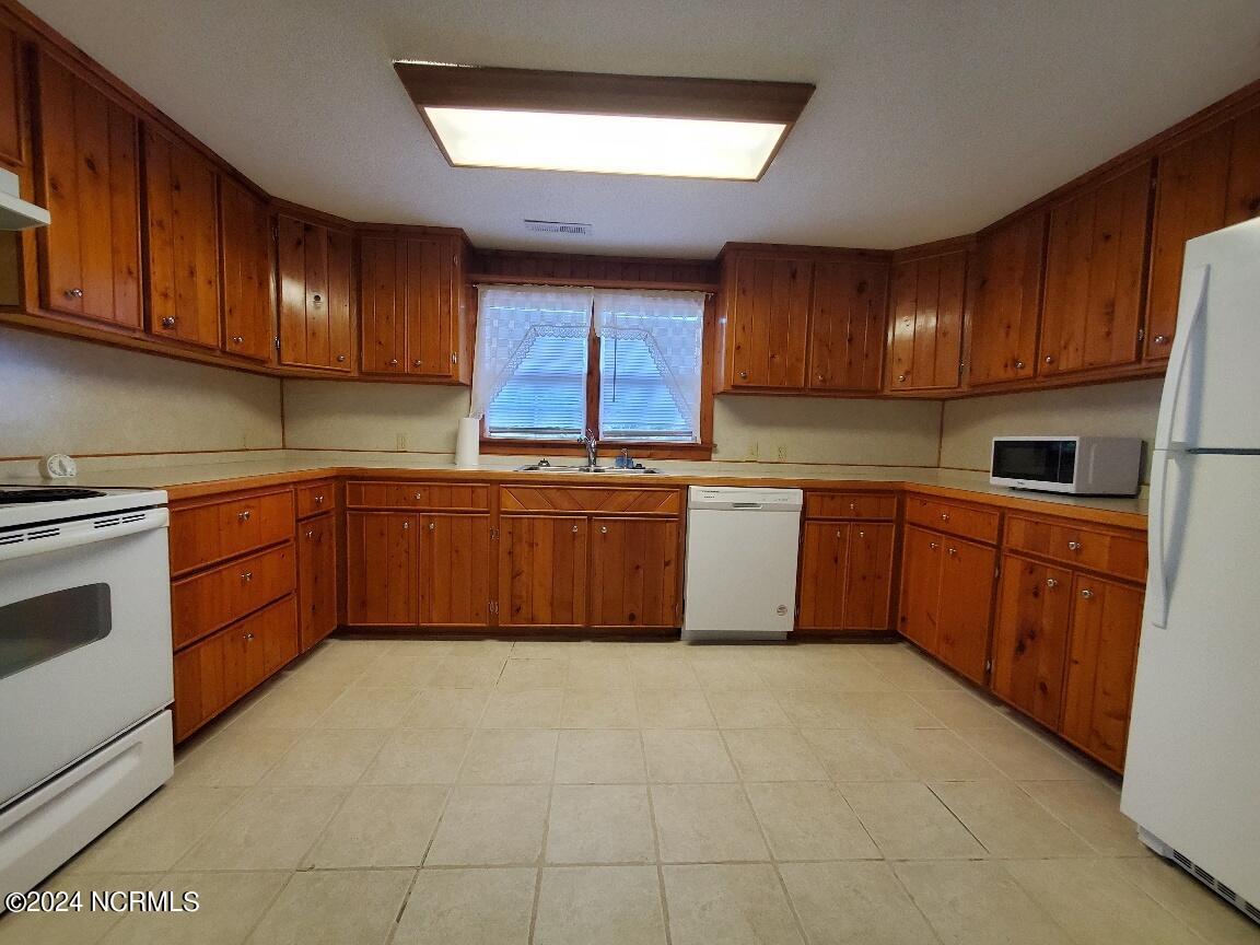 1716 Peartree Road Property Photo 6