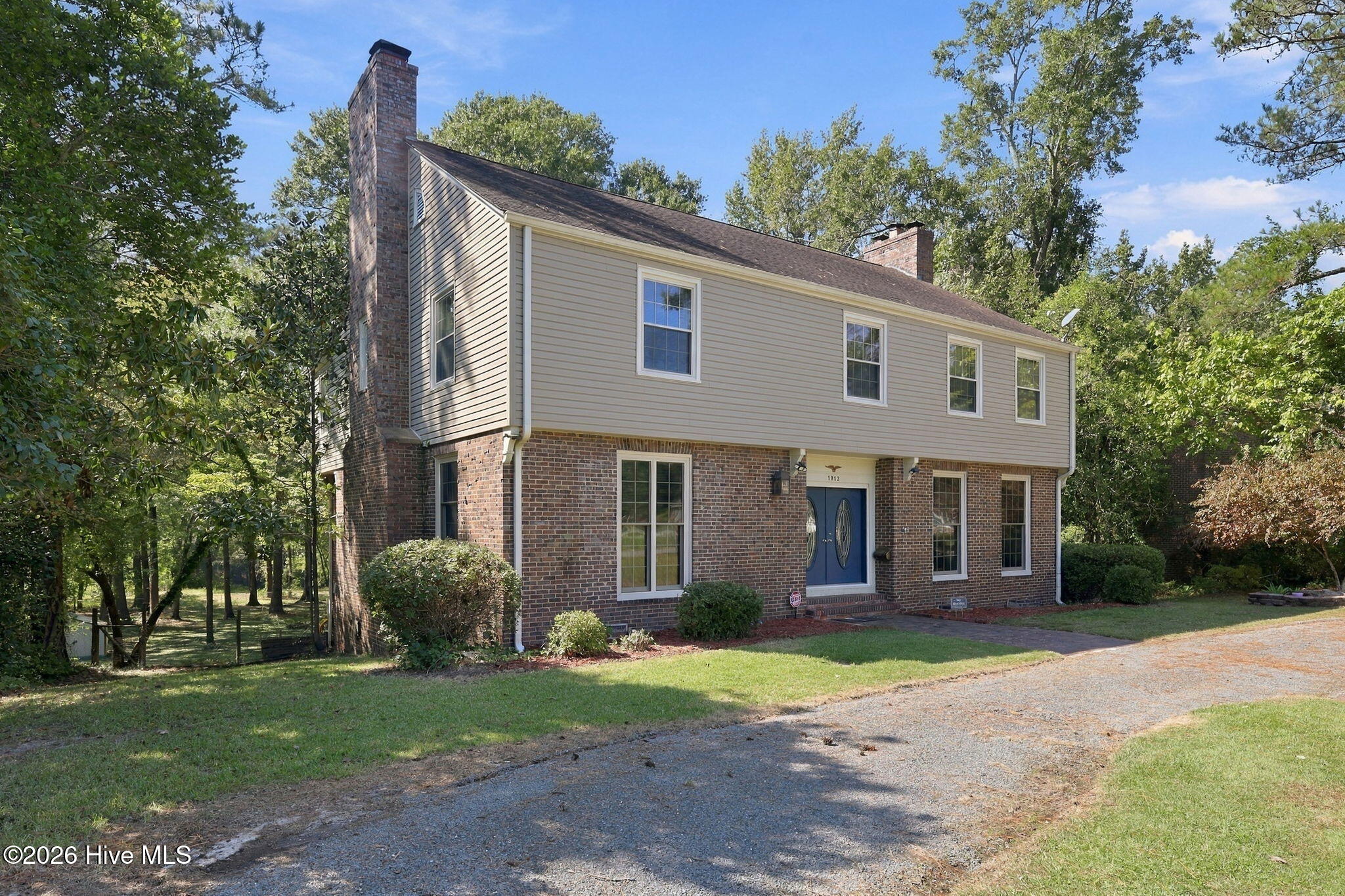 1013 Riverside Boulevard Property Photo 1