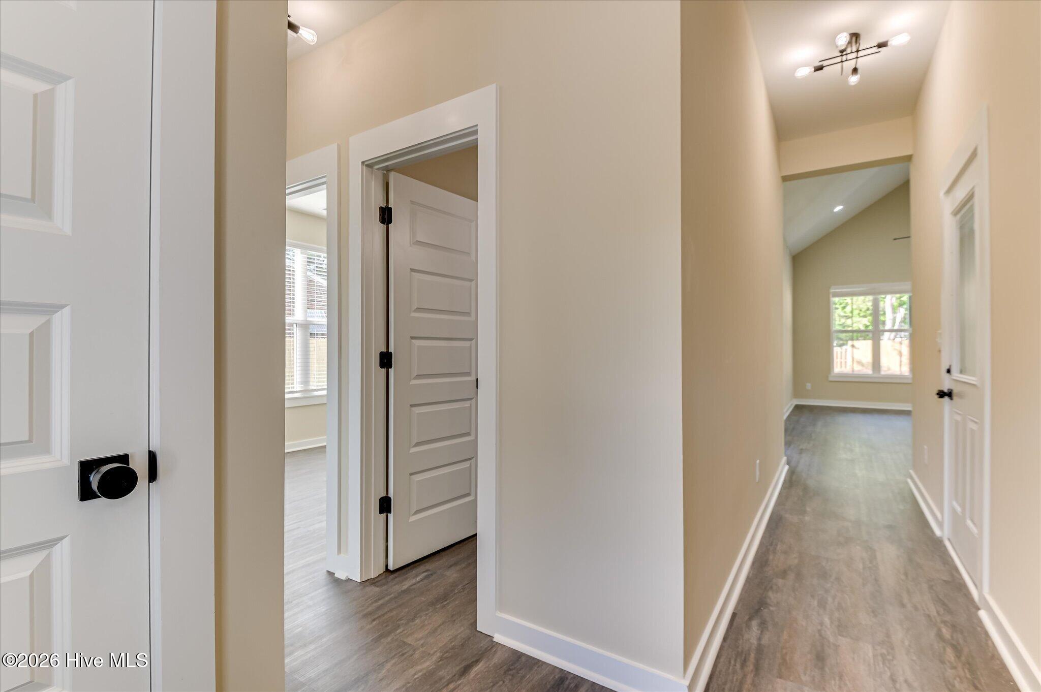 3215 Sycamore Drive Property Photo 4