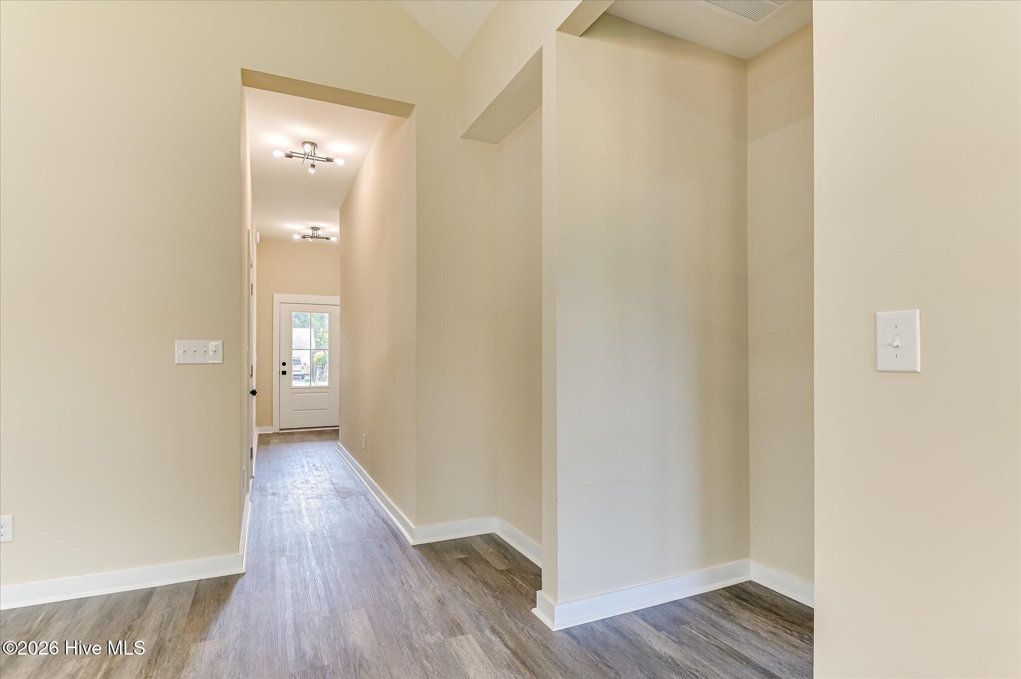 3215 Sycamore Drive Property Photo 6