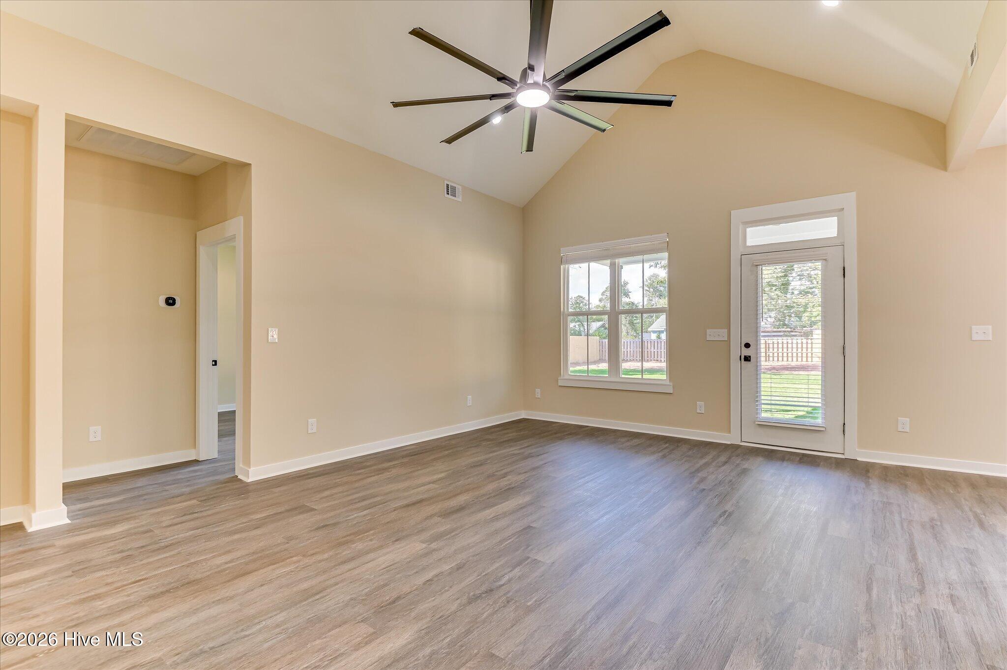 3215 Sycamore Drive Property Photo 8