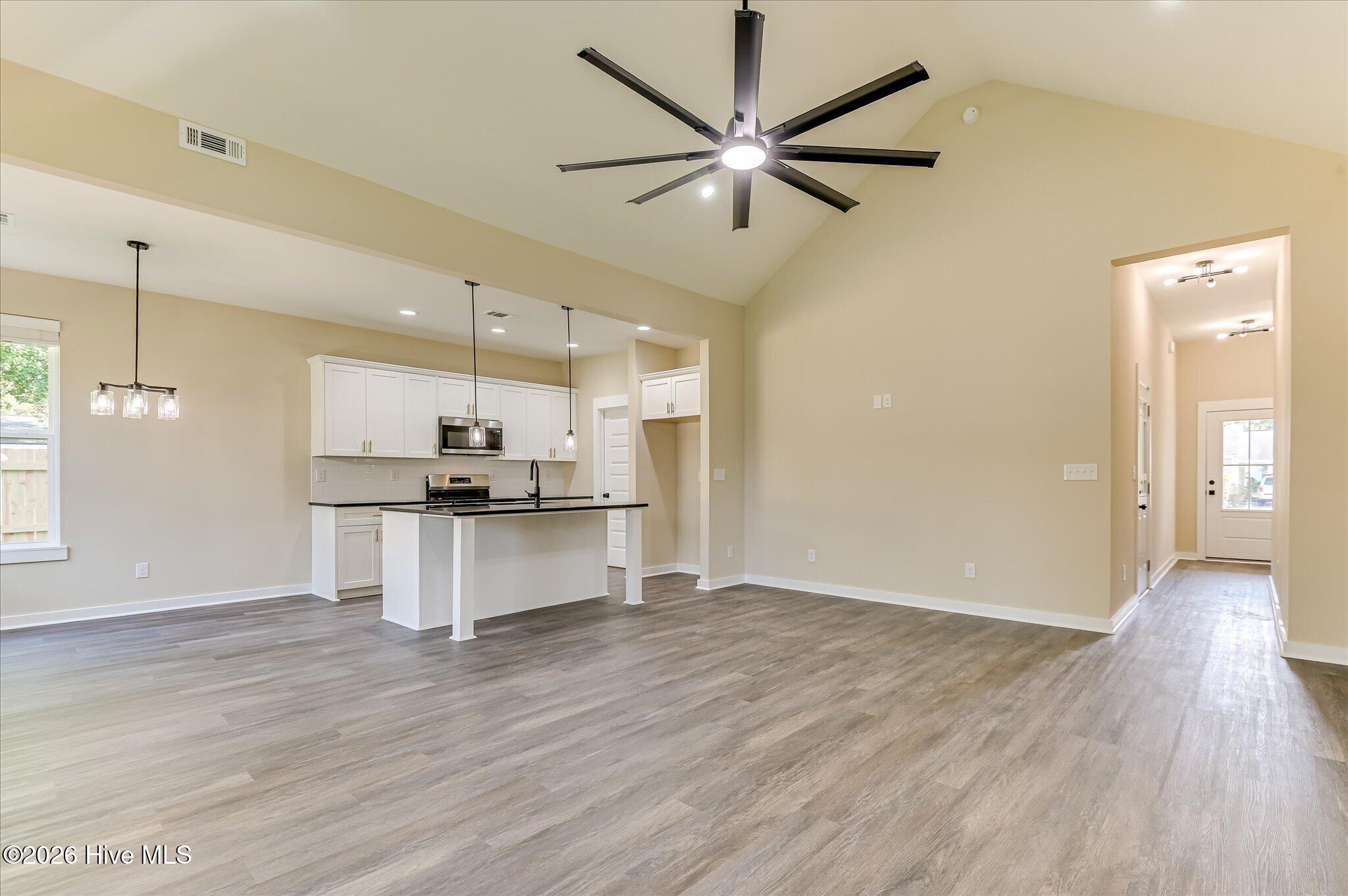 3215 Sycamore Drive Property Photo 10