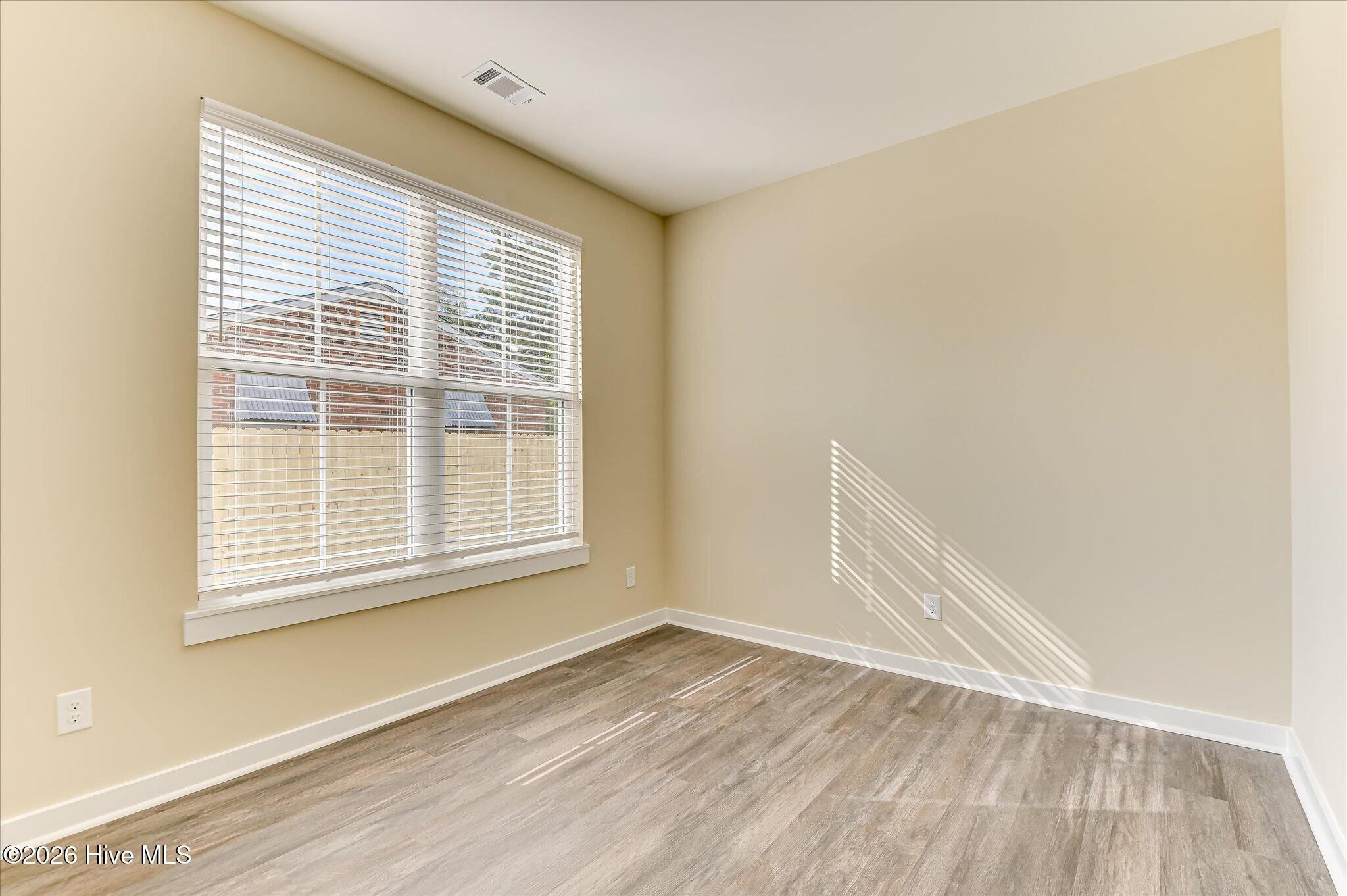 3215 Sycamore Drive Property Photo 29