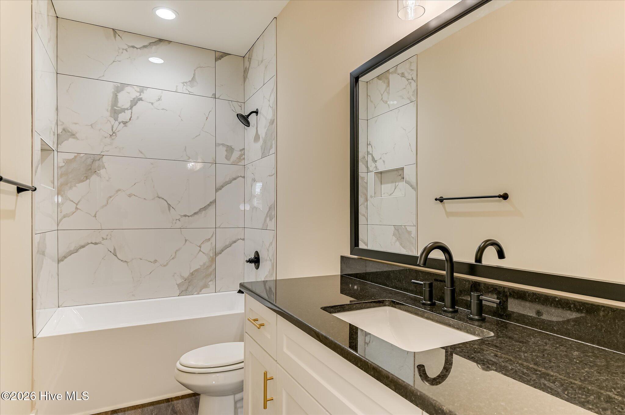 3215 Sycamore Drive Property Photo 32