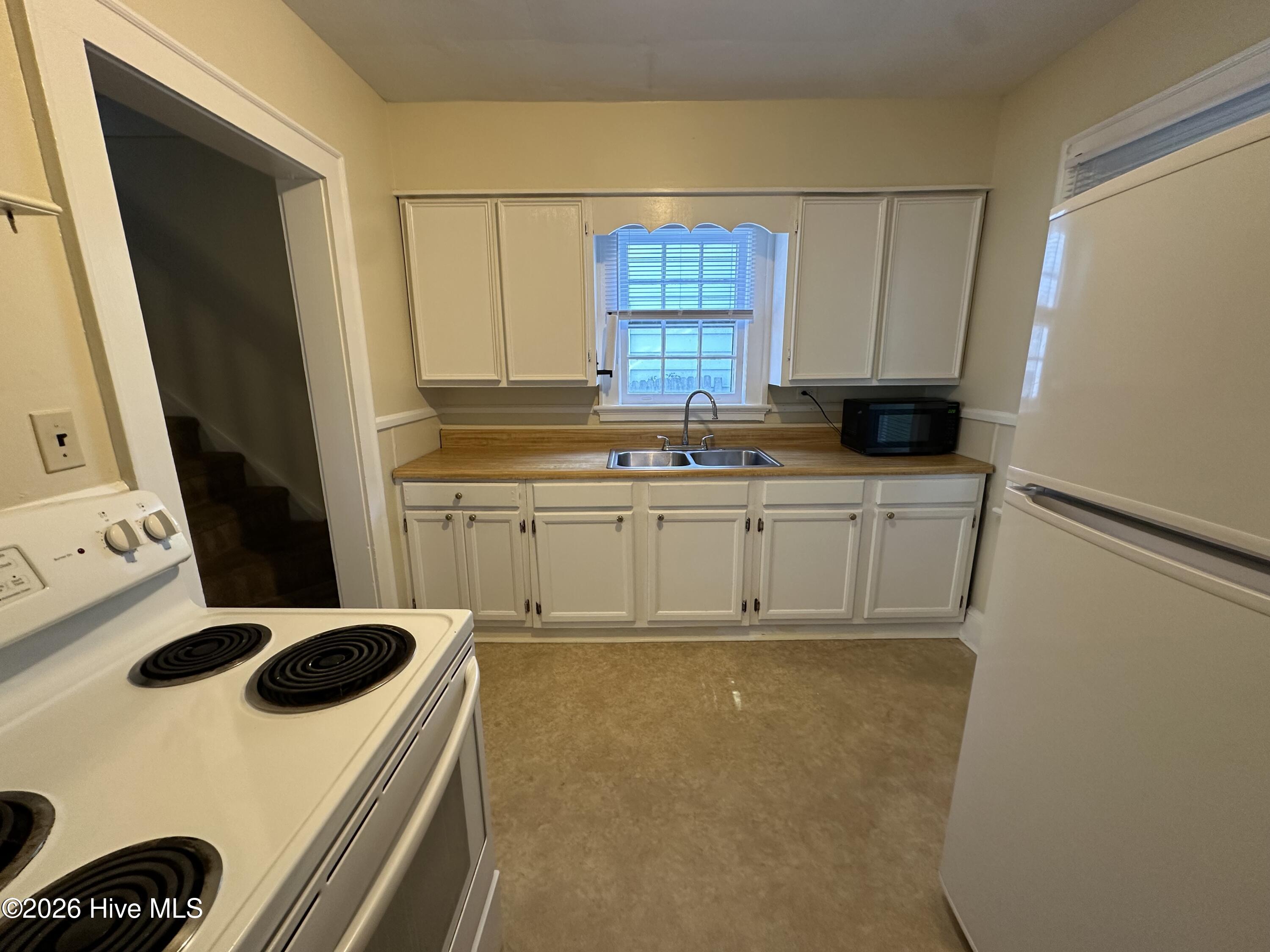 908 Flora Street Property Photo 3