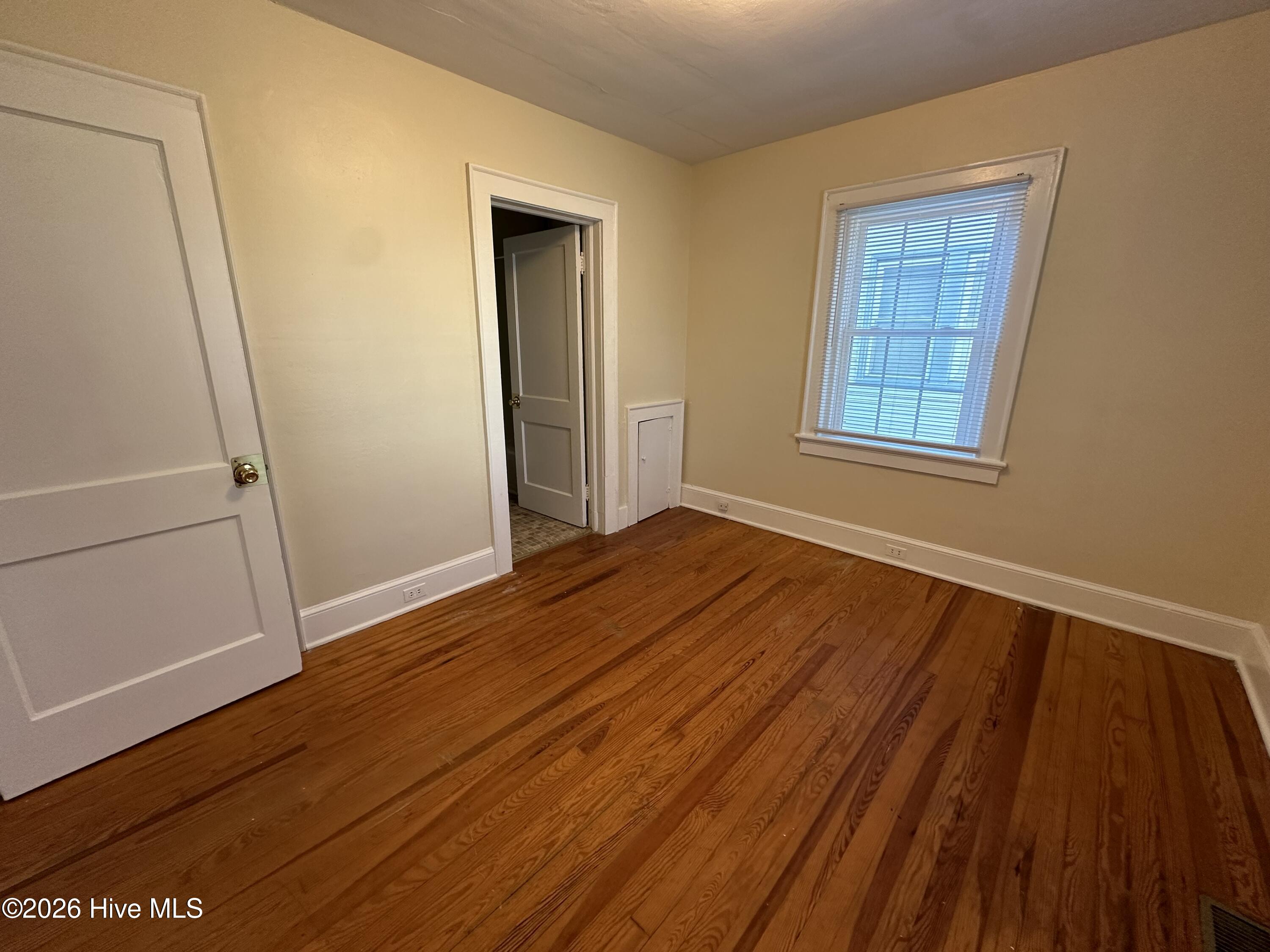 908 Flora Street Property Photo 7