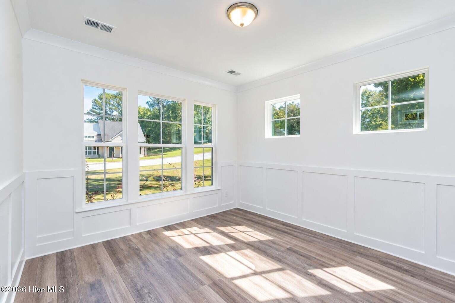 1099 Birdie Place Property Photo 4